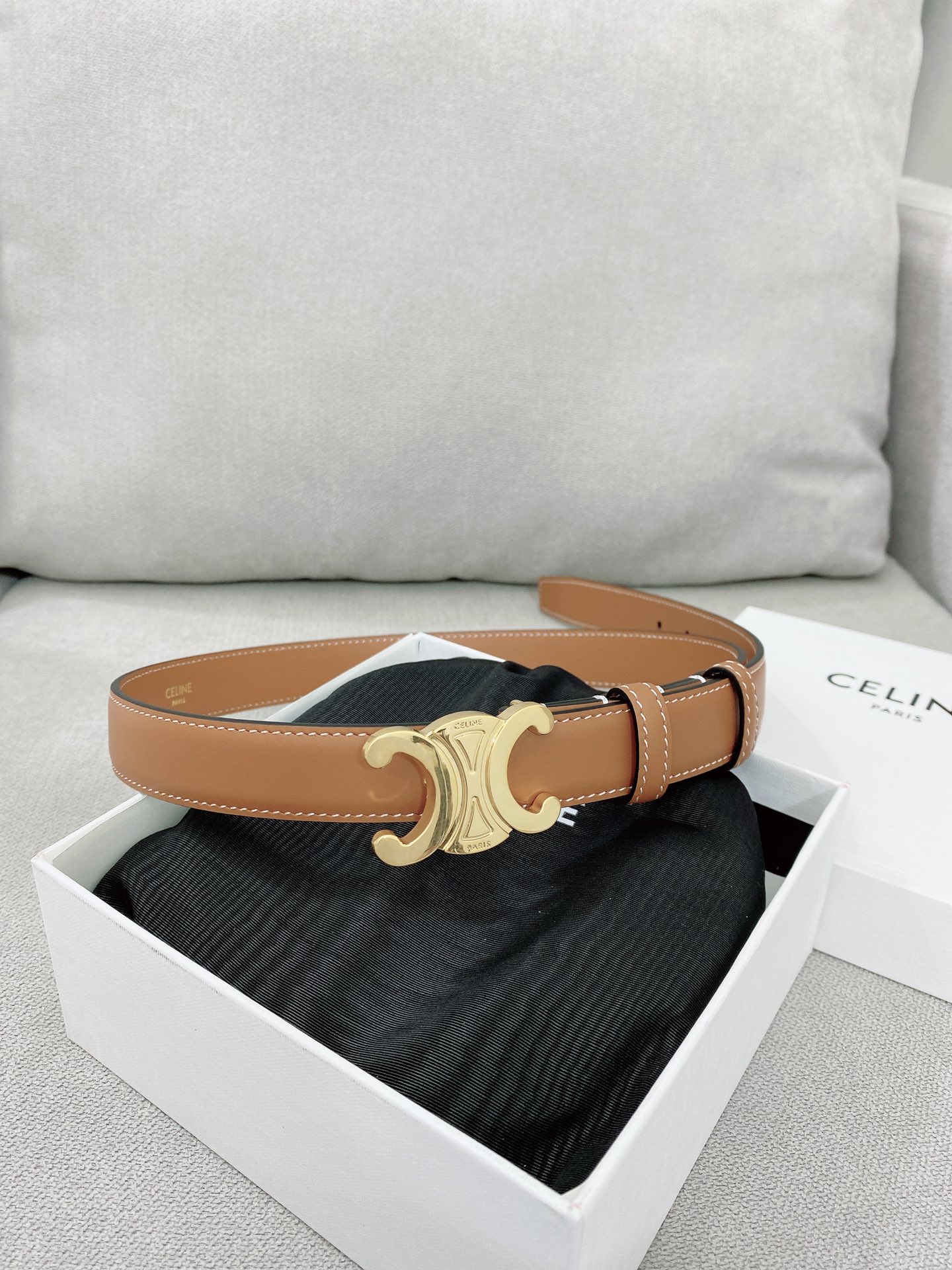 オシャレにお得100%新品セリーヌベルト n級品　金属バックル_4