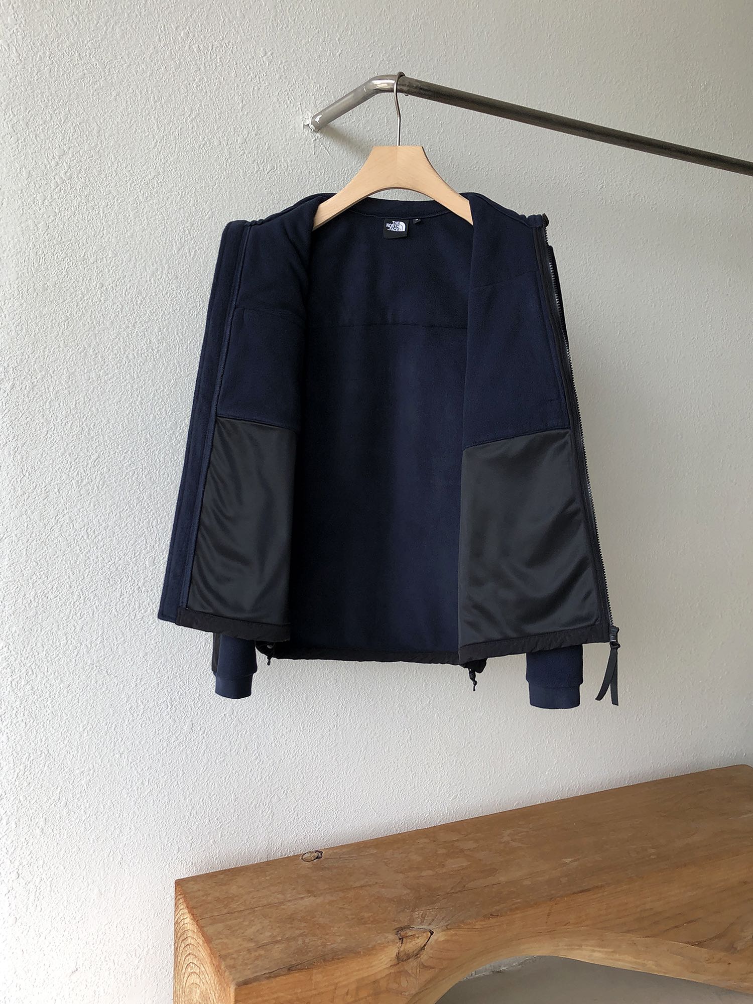 TNF新作到着!! ザノースフェイスダウンジャケット 価格コピー アウター トップス ストームジャケット 防水 防風 フード付き アウトドア運動 2色可選 ブラック_2