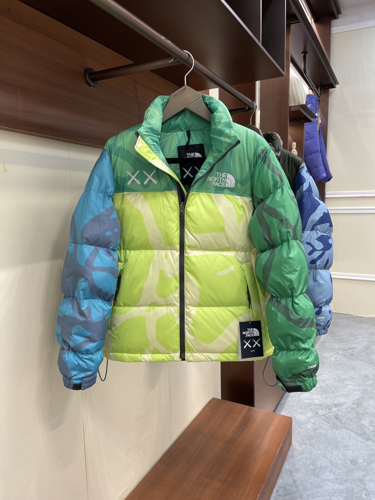 TNF抜群な存在感 ザノースフェイスマウンテンダウンジャケットｎ級品 アウター トップス 暖かい 保温 ファッション 大人気 迷彩柄 両面兼用 2色可選_6