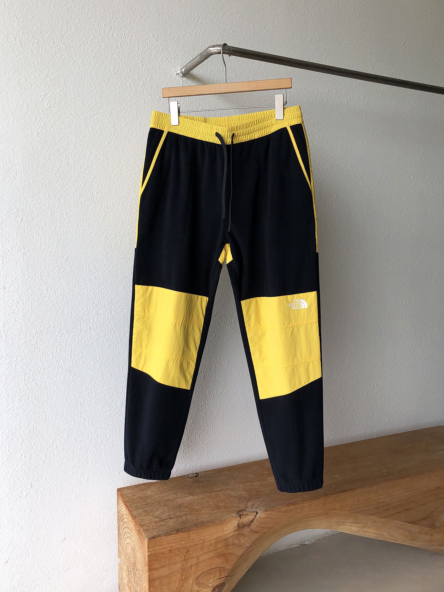 TNFノースフェイスズボンサイズ偽物 カジュアルパンツ 厚い ゆったり ファッション ランニング 暖かい イエロー_1