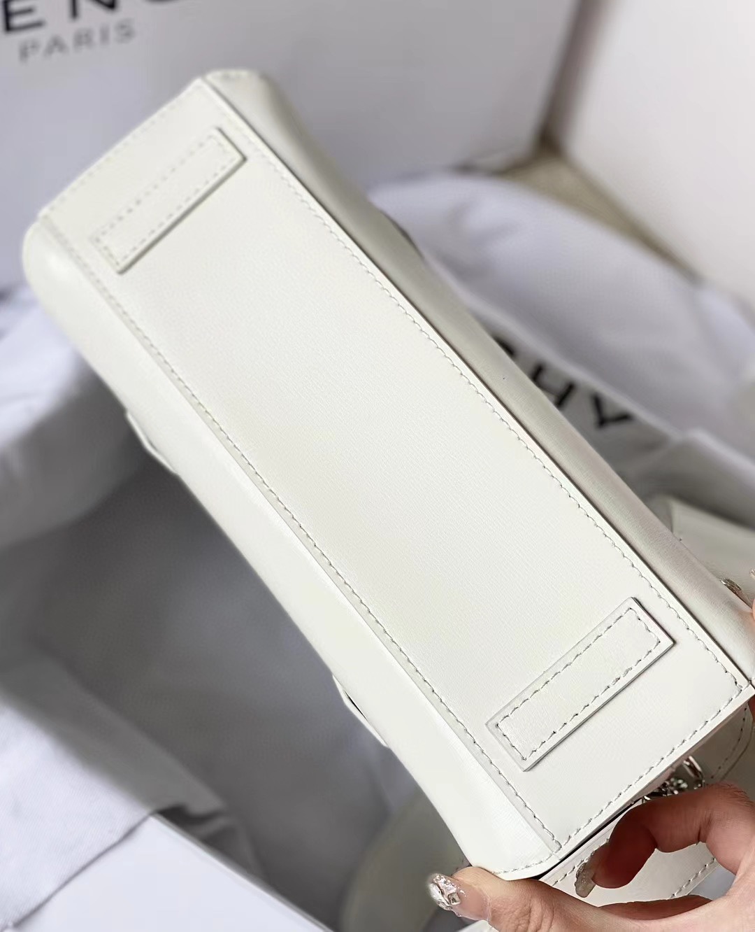 ジバンシィ ショルダーバッグスーパーコピー 手持ちバッグ レザー 牛革 シンプル ファッション ミニバッグ 調整可 高級品 多色可選 ホワイト_3