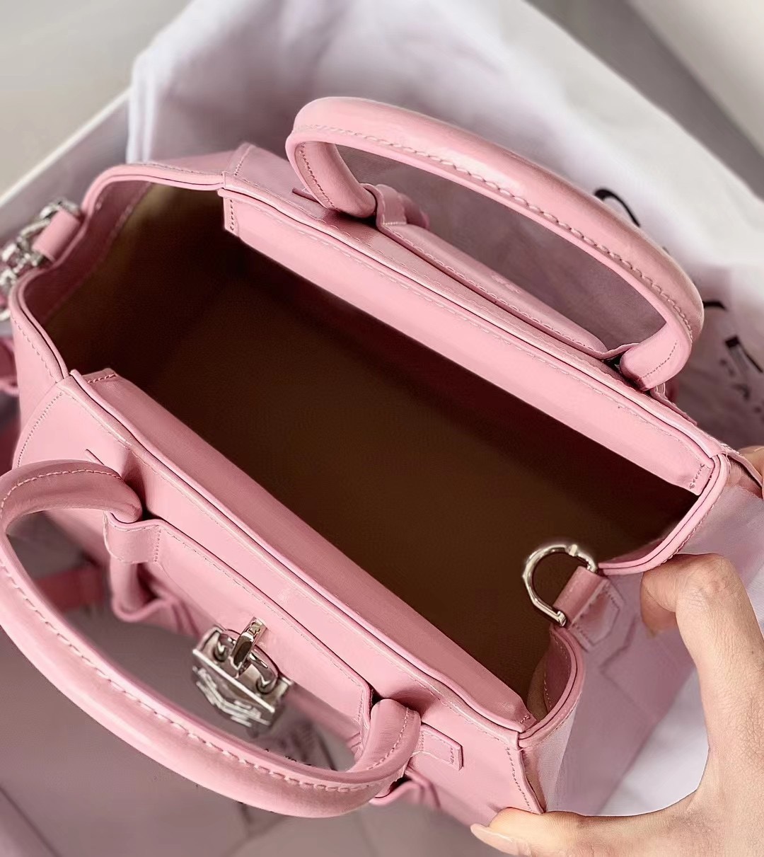 ジバンシィ メンズ バッグスーパーコピー クラシック手持ちバッグ 牛革 レザー シンプル フランス製 斜め掛け可 多色可選 ピンク_5