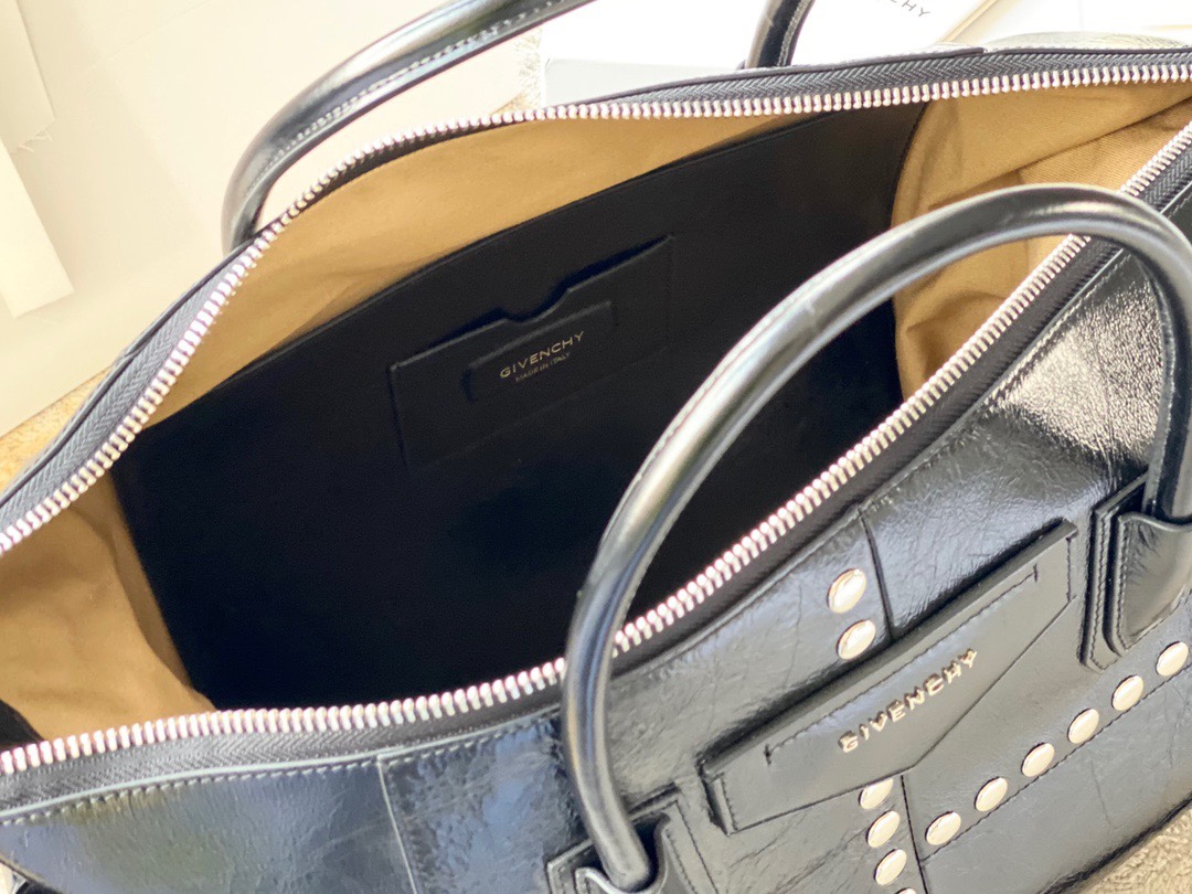 ジバンシィ ショルダーバッグｎ級品 クラシック手持ちバッグ 牛革 レザー 斜め掛け可 リベット付き カジュアル 小ぶり ブラック_7