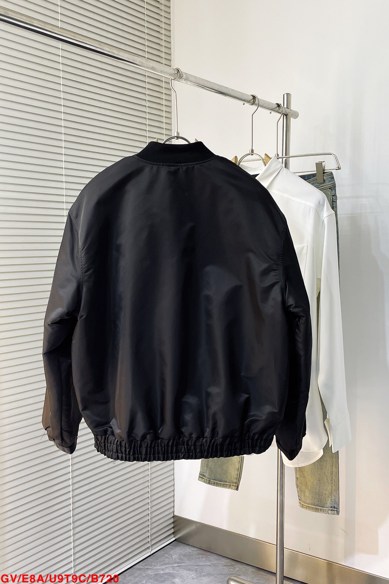 お得100%新品 ジバンシィ コート偽物 秋冬服 ジャケット トップス 軽量 アウター 暖かい 男女兼用 ブラック_3