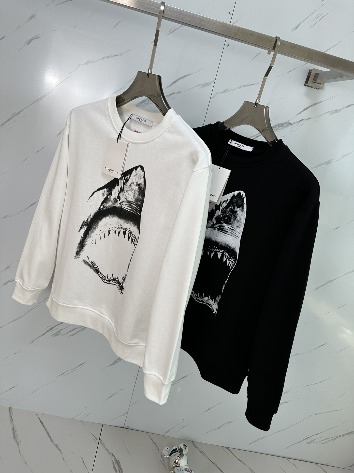 新商品! ジバンシィ服偽物 人気新作 トップス フードなし 男女兼用 純綿 柔らかい 快適 サメプリント 2色可選 ホワイト_2