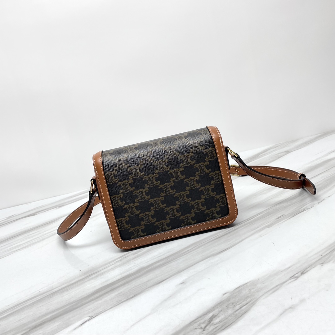 オシャレにお得100%新品セリーヌコーデバッグ n級品 Triomphe Canvas_2