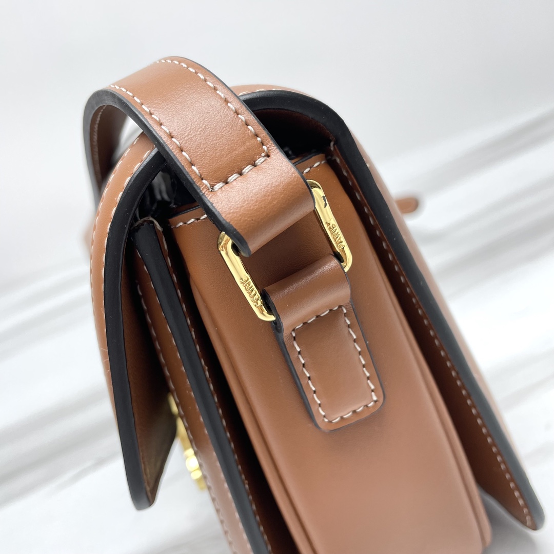 オシャレにお得100%新品セリーヌコーデバッグ n級品 Triomphe Canvas_6