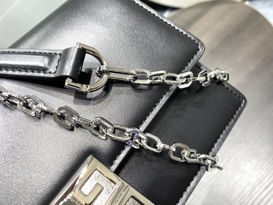 バッグ ジバンシー偽物 チェーンハンドバッグ 斜め掛けバッグ 男女兼用 レザー シルバーバックル 多色可選 ブラック_5