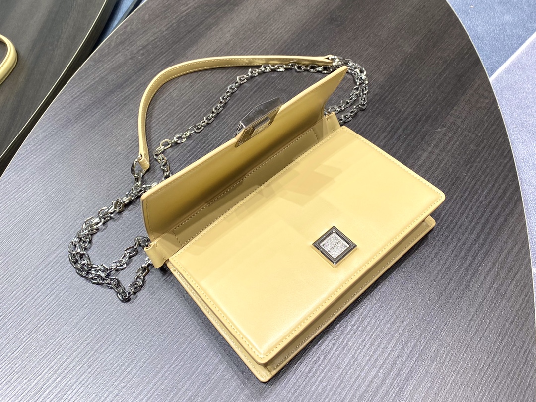 ジバンシィ ハンドバッグコピー チェーンハンドバッグ 斜め掛けバッグ 男女兼用 レザー シルバーバックル 多色可選 イエロー_4