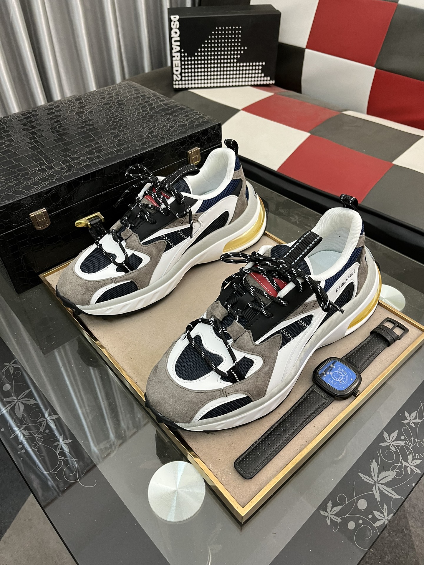 激安品 ディースクエアード 日本偽物 スポーツシューズ カジュアル 運動 滑り止め 通気性素材 ファッション メンズ ブラック_1