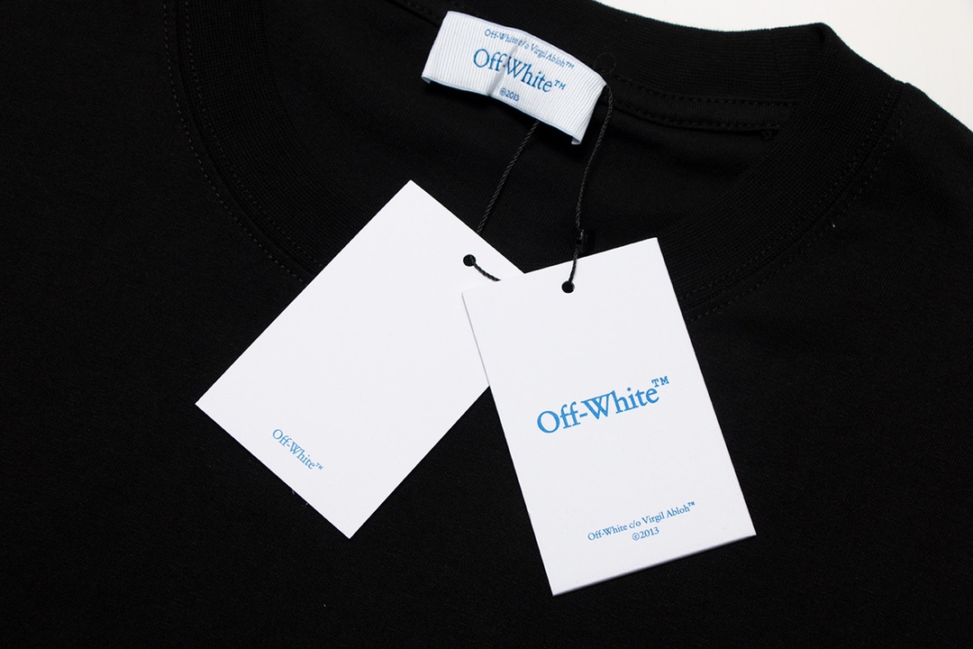 低価直輸入専門店オフホワイトサイズ感ｔシャツコピー 柔らかく快適な着心地_4