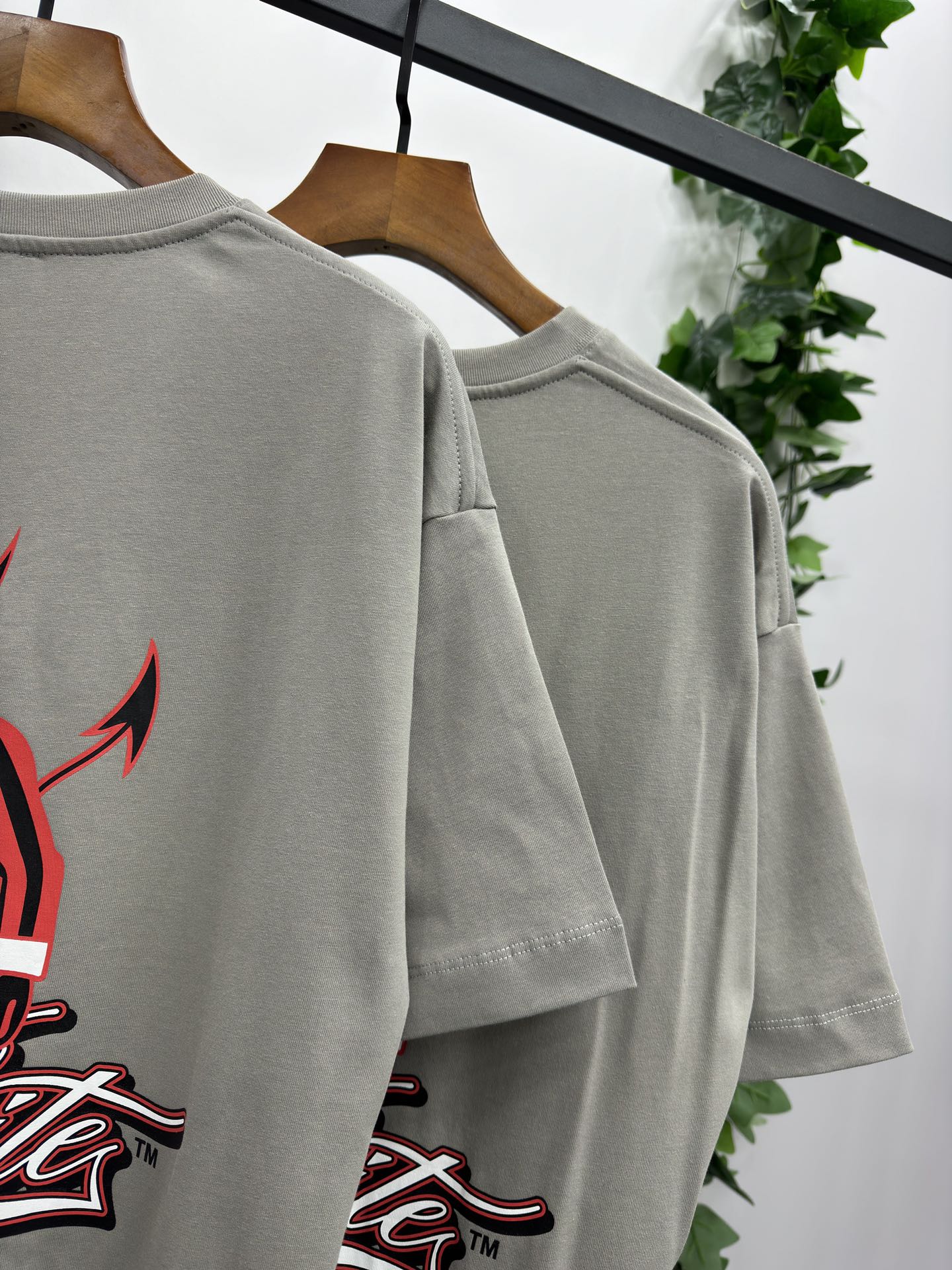 2024 新登場　オフホワイト　コーデtシャツn級品　春夏新作　シルエット_4