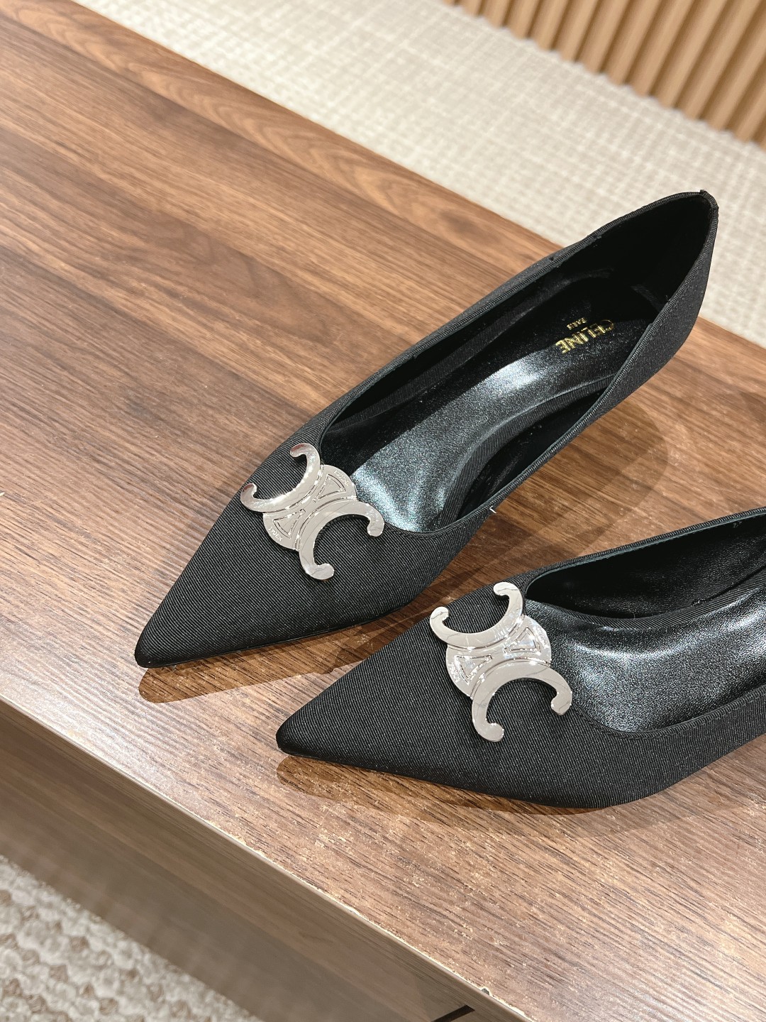 セリーヌ ヌメ革偽物 ハイヒール 歩きやすい 痛くない 可愛い レディース レザー 美脚 ファッション グレイ_3