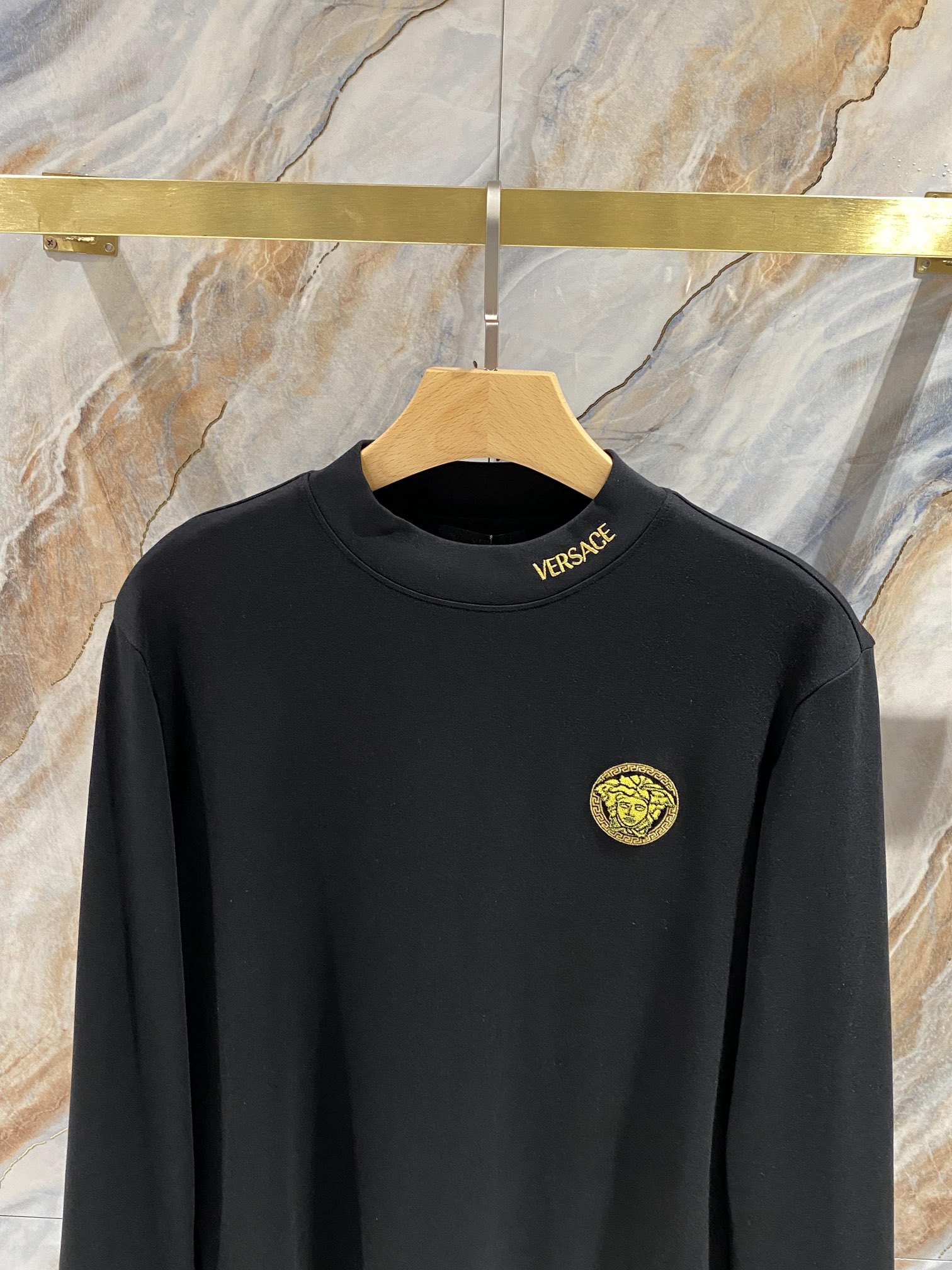 VERSACE 人気新作 ヴェルサーチティシャツｎ級品 長袖Tシャツ トップス 純綿 ゆったり シンプル 3色可選 ブラック_3
