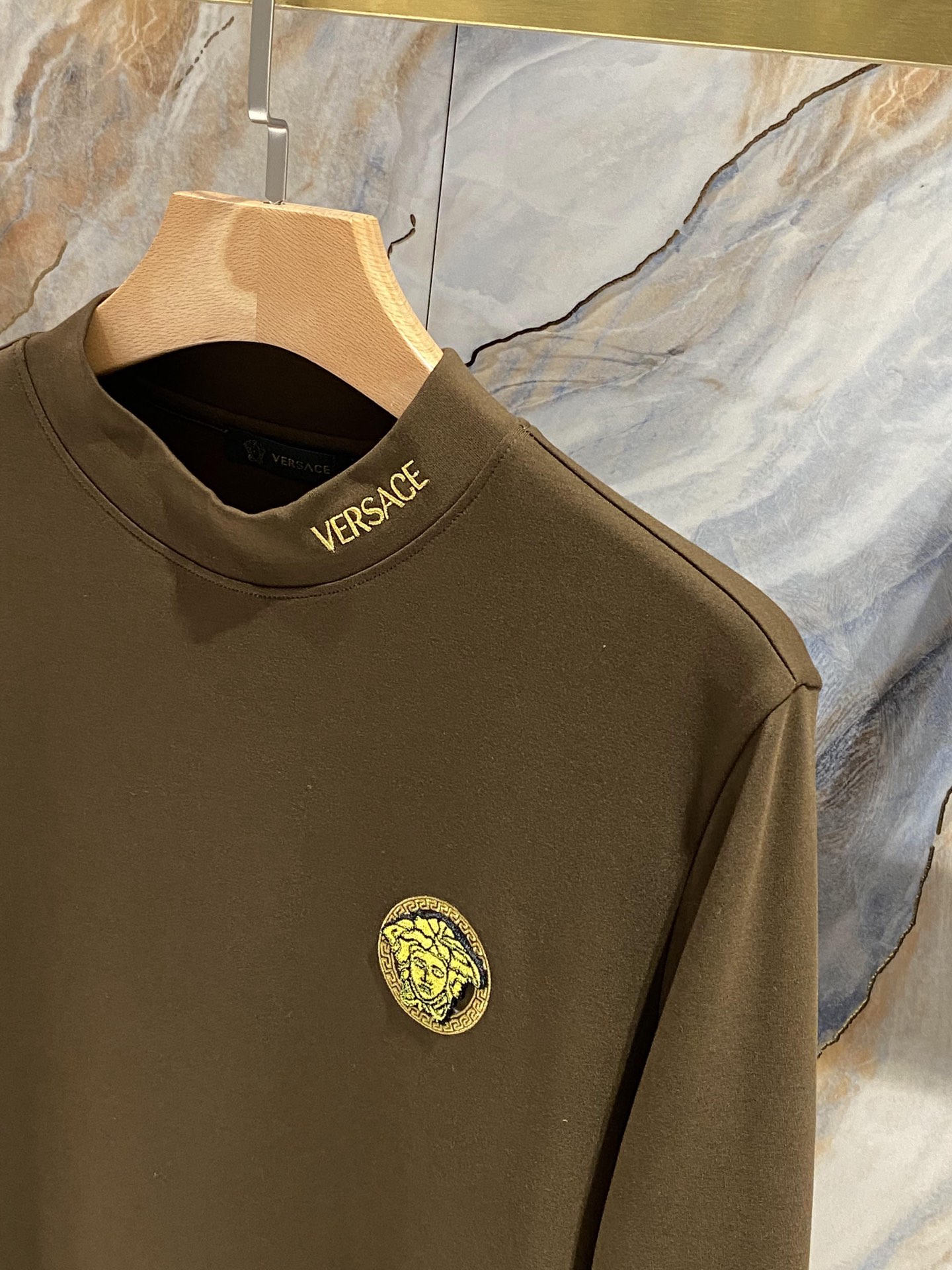 VERSACE 人気新作 ヴェルサーチ シルクシャツ激安通販 長袖Tシャツ トップス 純綿 ゆったり シンプル 3色可選 ブラウン_5