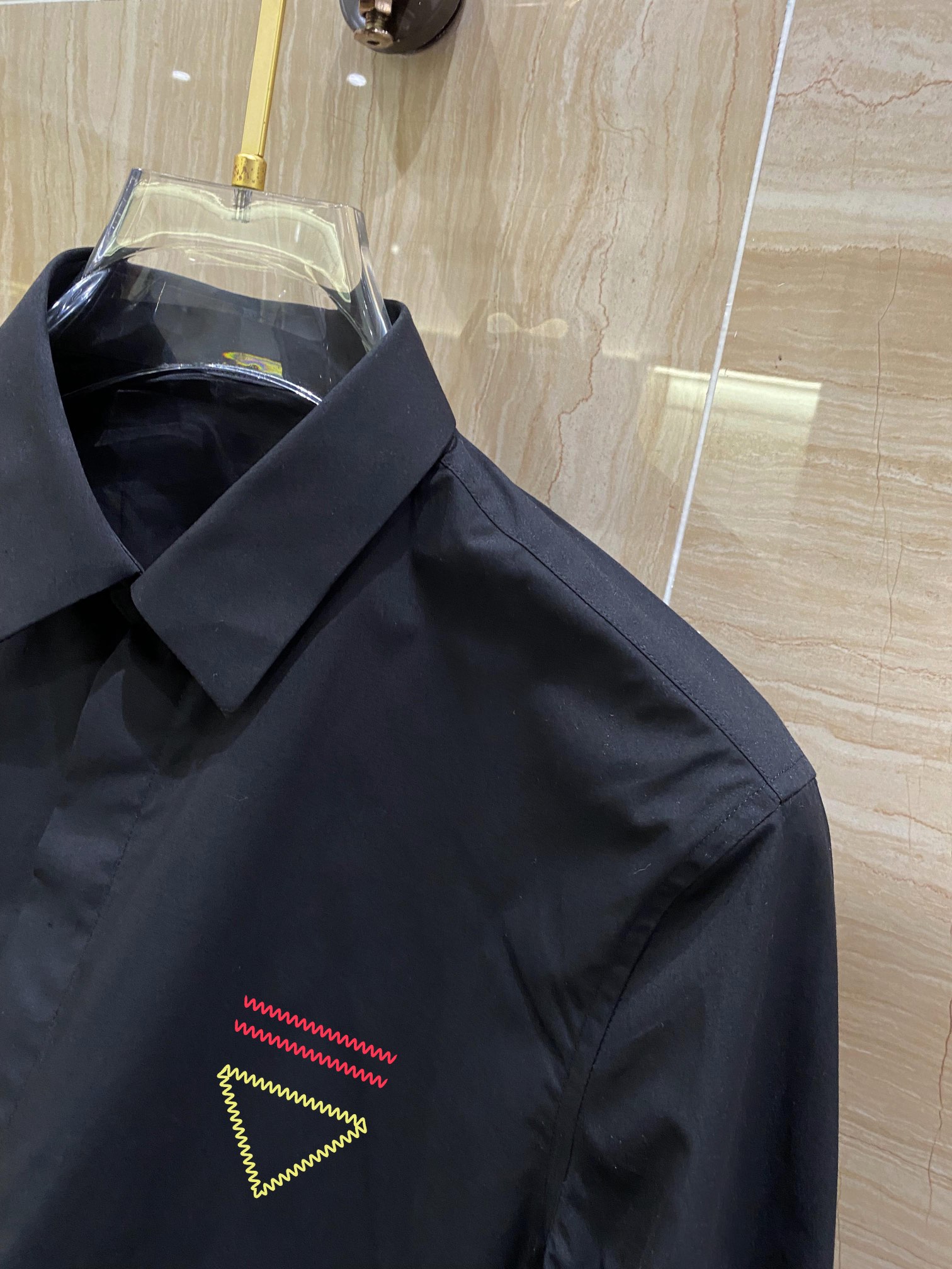 ヴェルサーチェジャパンスーパーコピー シャツ トップス ビジネス 秋服 ゆったり 人気新作 シンプル 2色可選 ブラック_4