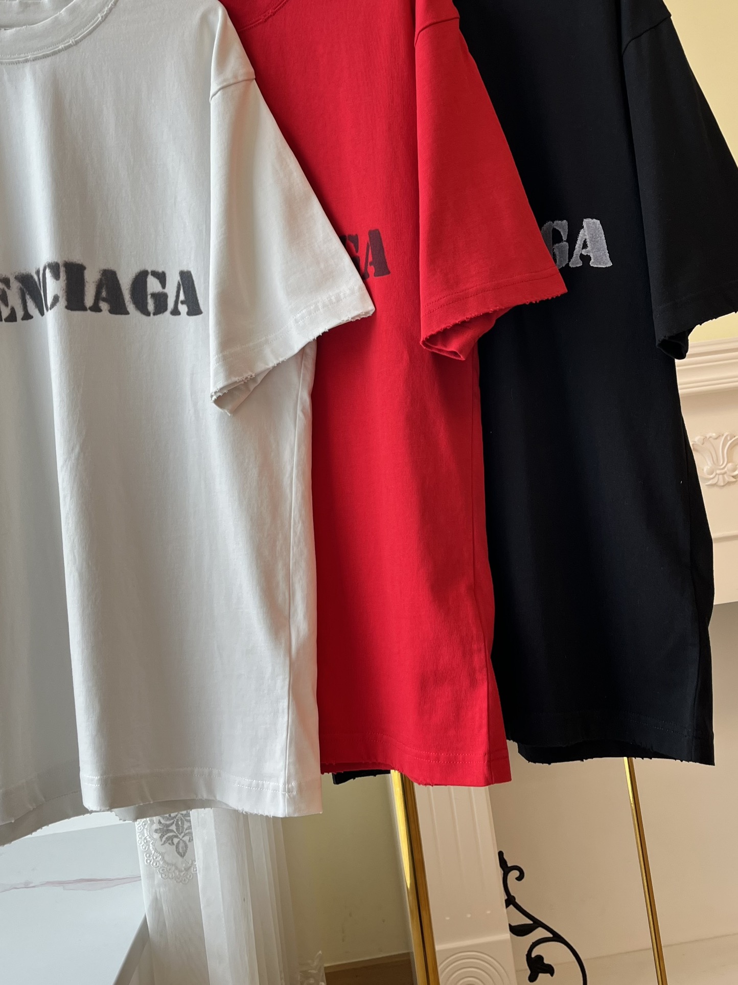 オシャレにお得100%新品 バレンシアガのtシャツ偽物_4