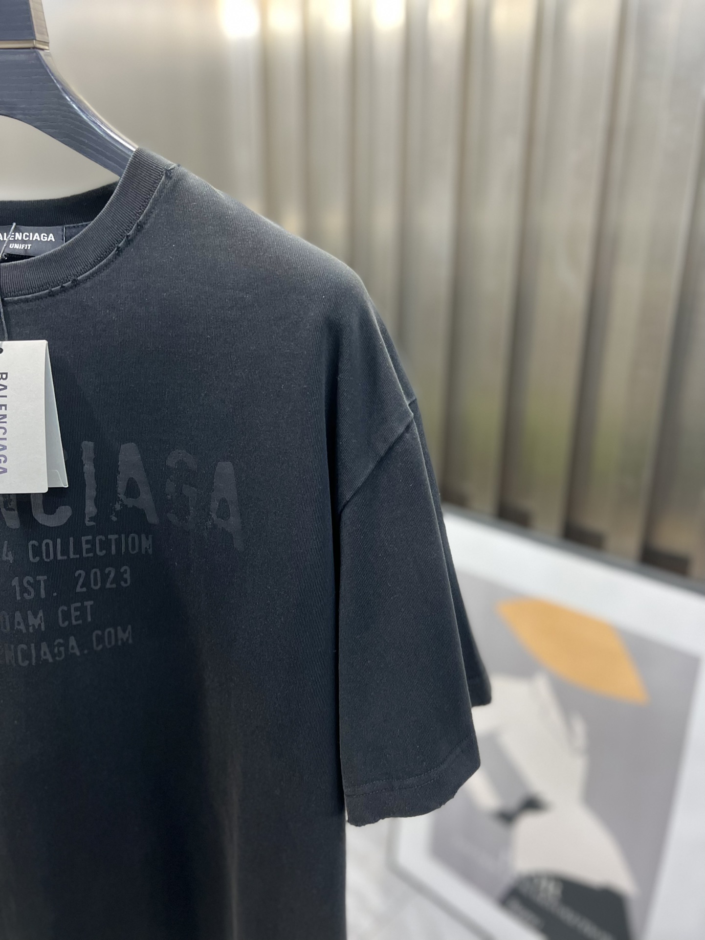 大活躍 新作到着!! バレンシアガ ロゴ  tシャツコピー プリント  ラウンドネック 魅力_6