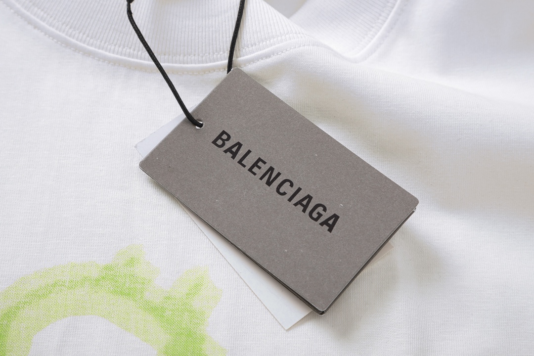 有名人の愛用品 通販品　バレンシアガ アメリカ  tシャツ偽物_4