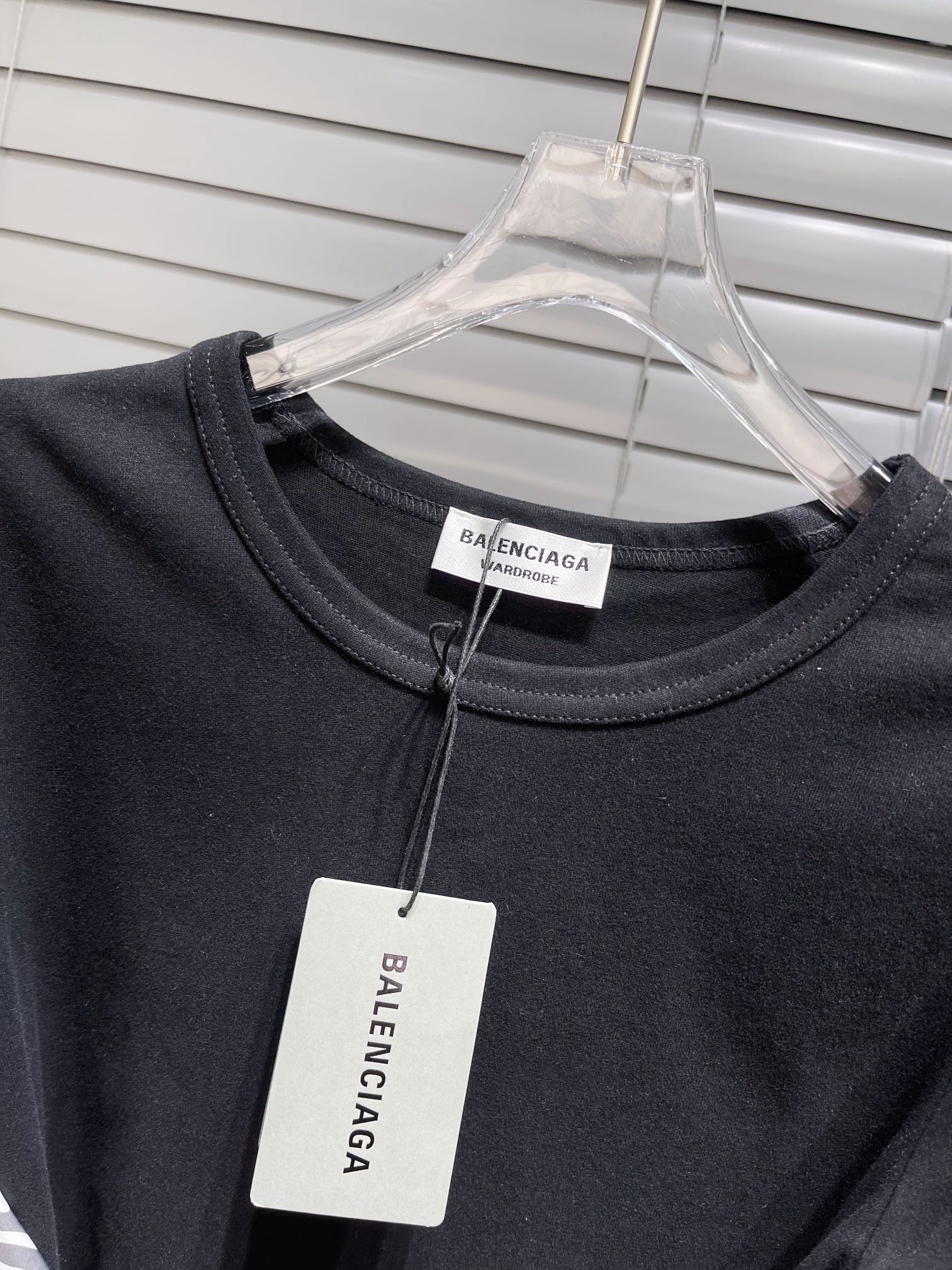 激安大特価 最新作の サイズ感 バレンシアガtシャツスーパーコピー_3