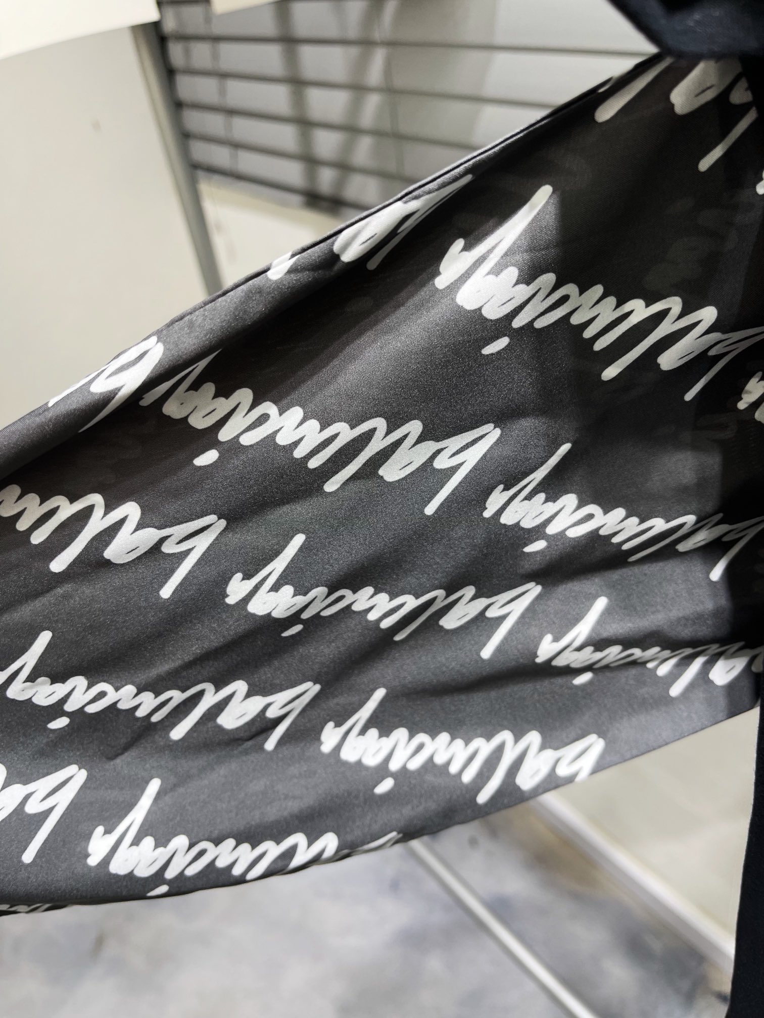 激安大特価 最新作の サイズ感 バレンシアガtシャツスーパーコピー_7