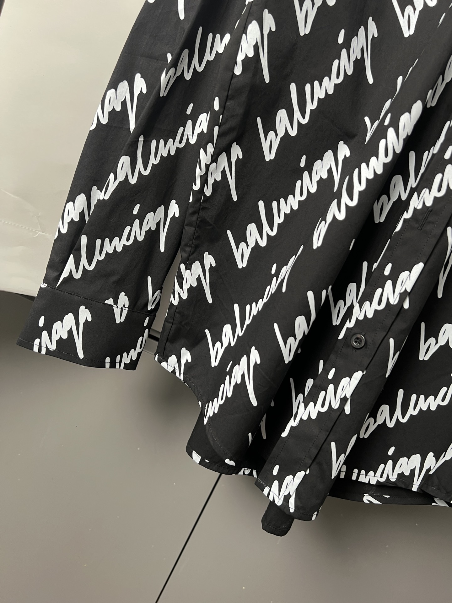品質保証 低価  サイズ感 バレンシアガtシャツ偽物　ゆったり　シルエット_3