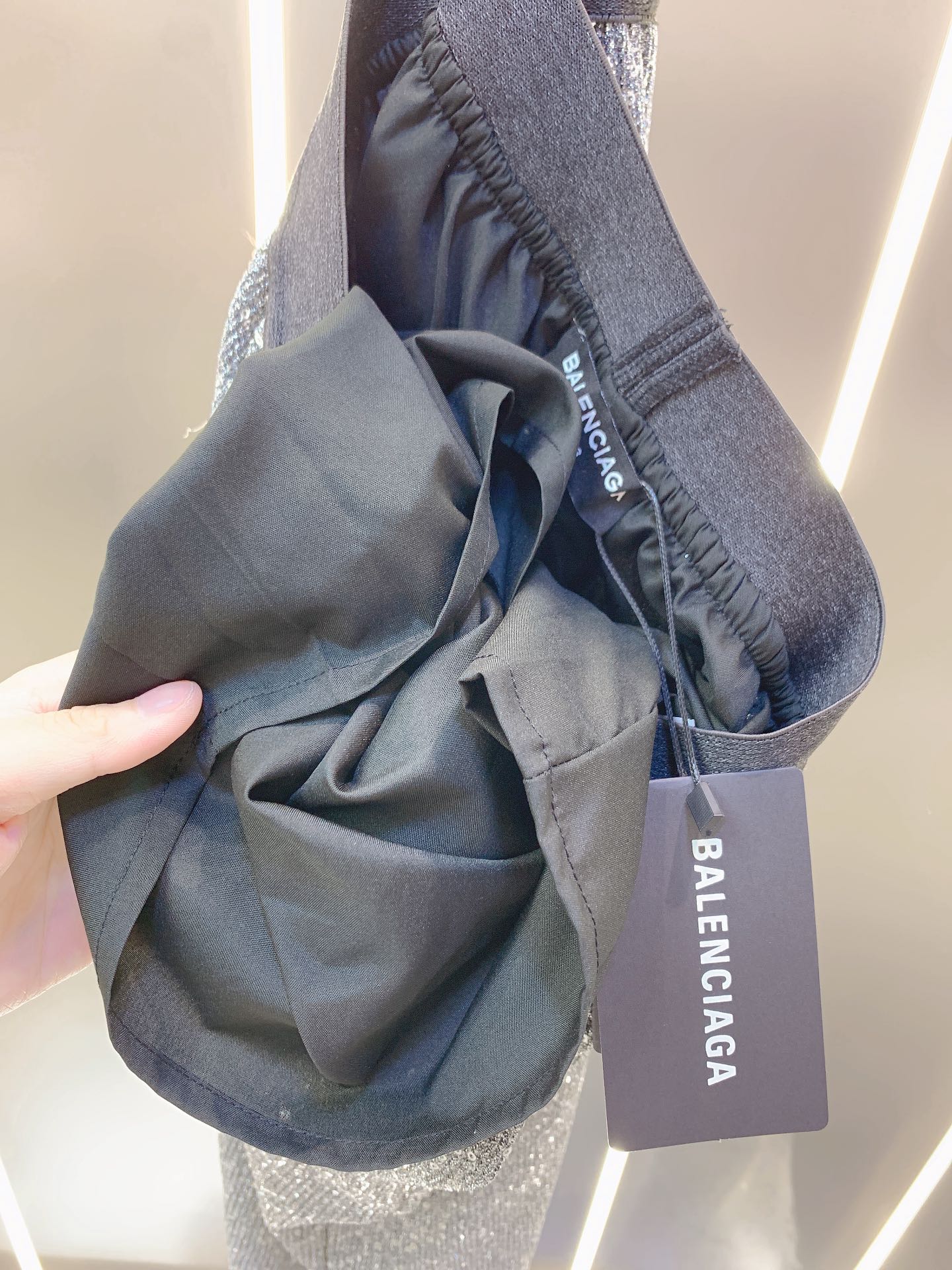 数量限定 爆買いバレンシアガパンツスーパーコピー　裏地付期　スリムな印象_4