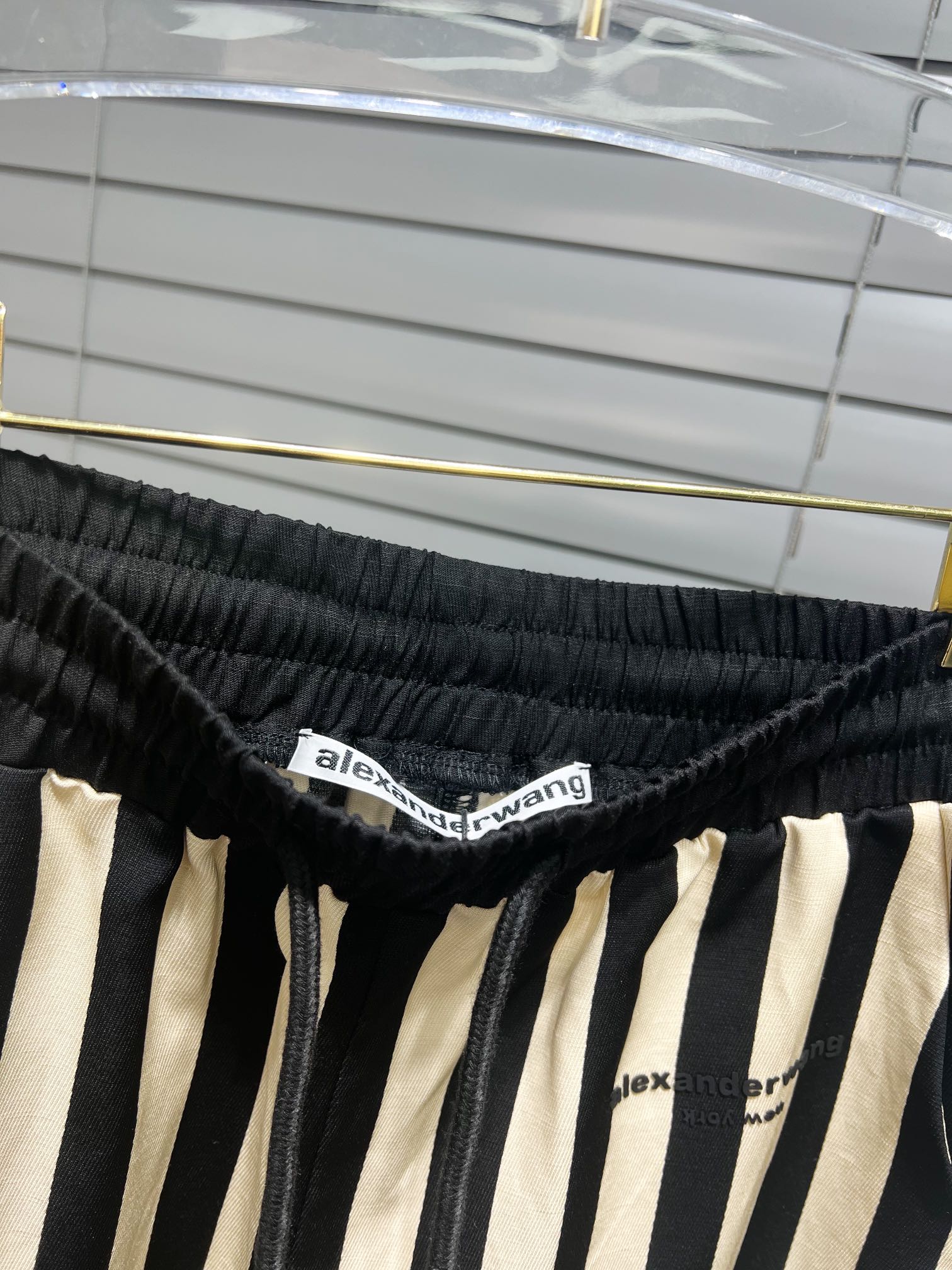 低価直輸入専門店 アレキサンダーワンズボンコピー ズボン 縞模様 カジュアル 筒形ズボン ファッション ブラック_3