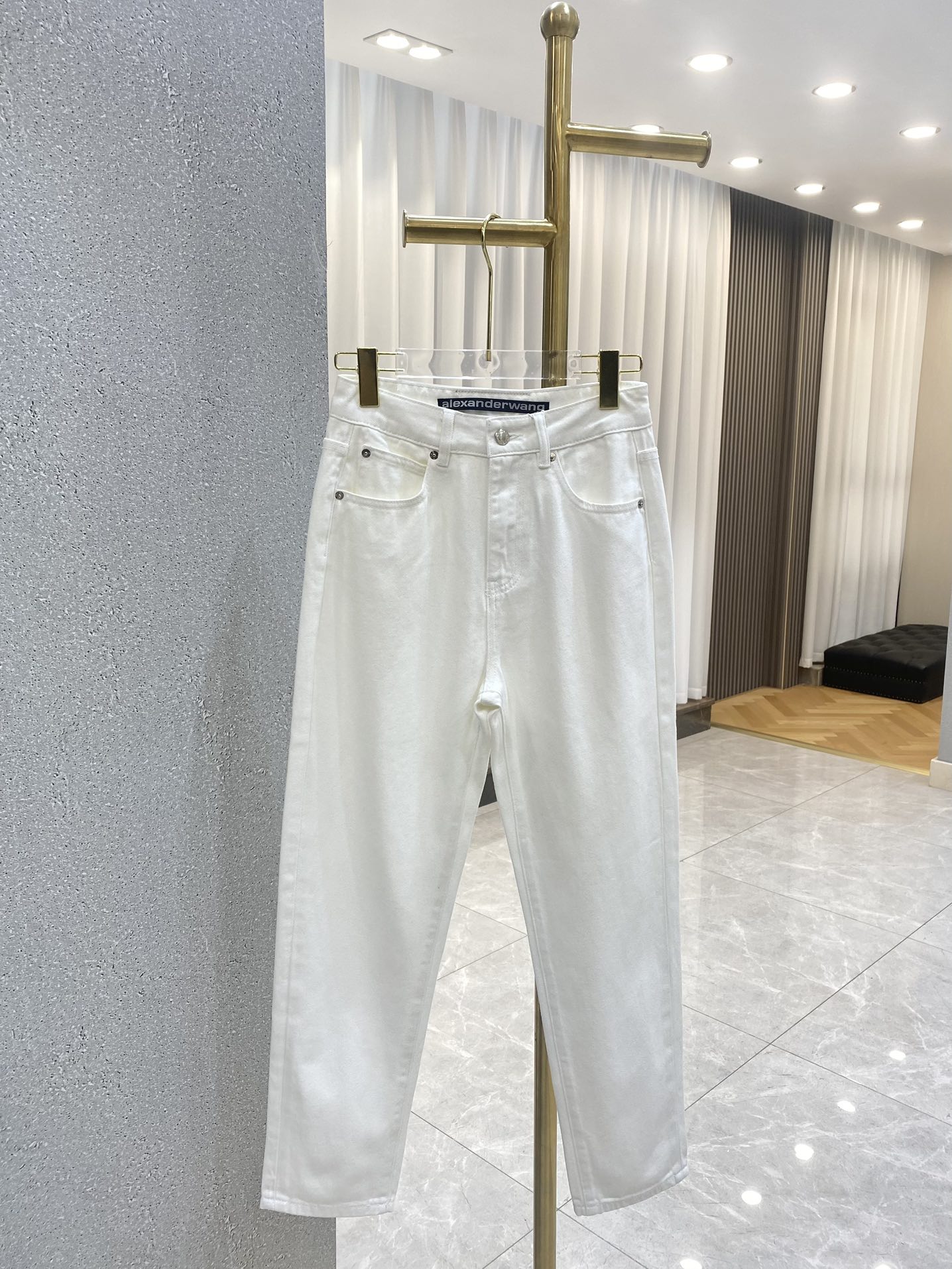 春夏人気セール安い アレキサンダーワン パンツ レディーススーパーコピー ジンーズ デニム ズボン 筒形 美脚 ホワイト_4