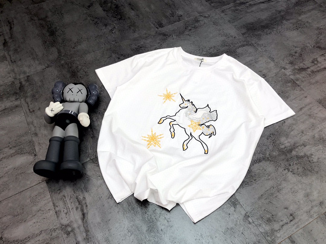 目を引く最新作コーチusa偽物 刺繍Tシャツ  快適  コットン素材_1