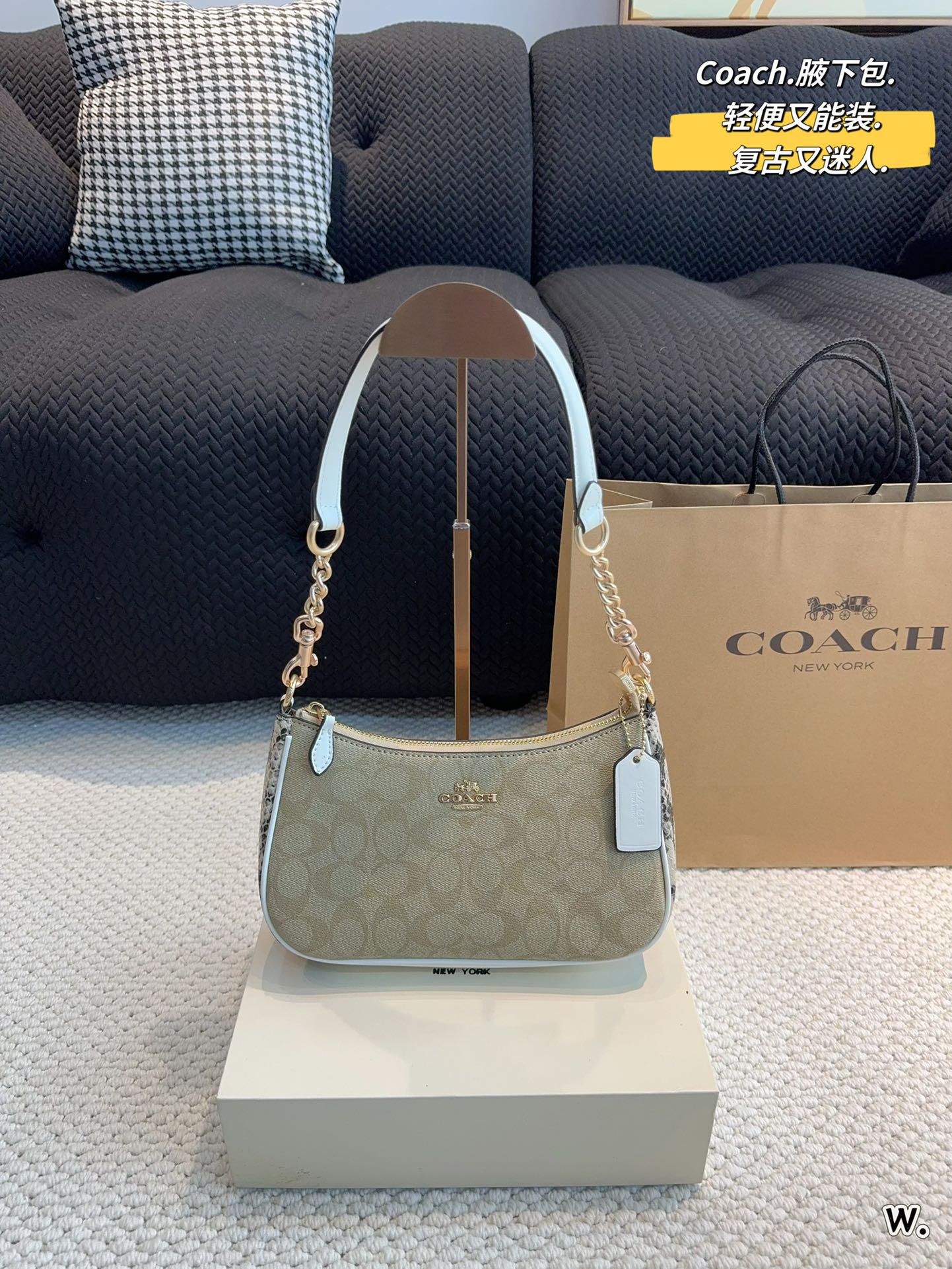 限定セール 低価 コーチ バッグ アウトレット 偽物 Crescent Bag  容量も十分_3