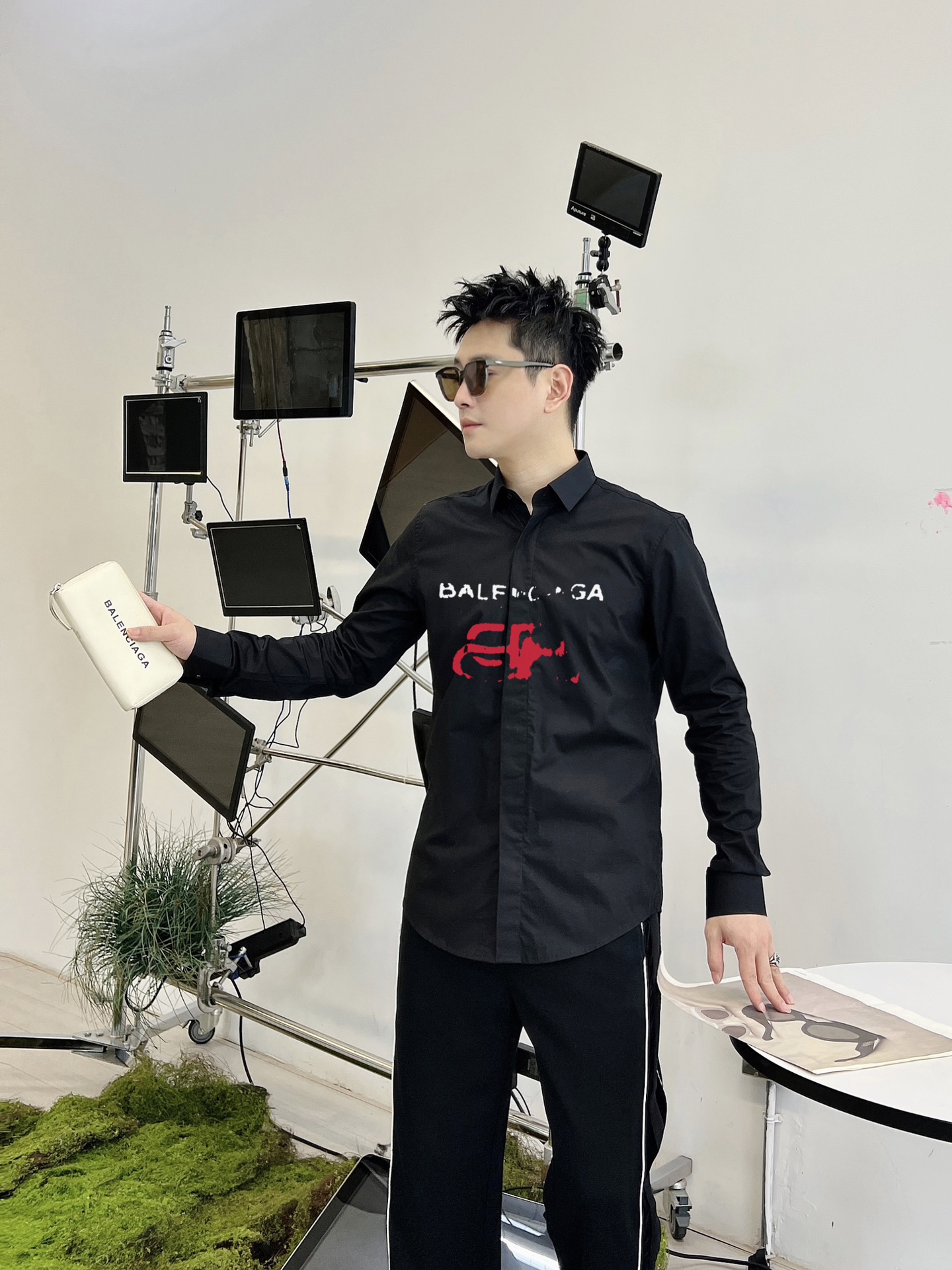 超激得新品 バレンシアガ カッターシャツｎ級品 トップス シャツ 長袖 ビジネス メンズ 通気性いい 柔らかい 2色可選 ブラック_1