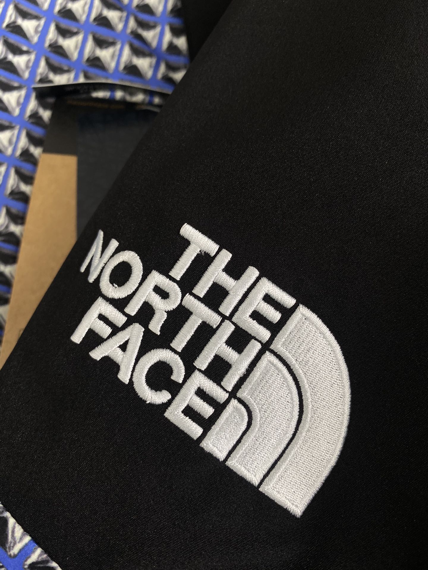 2023定番 人気シュプリームジャケット偽物　THE NORTH FACE　コラボレーションアイテム　プロ仕様_4