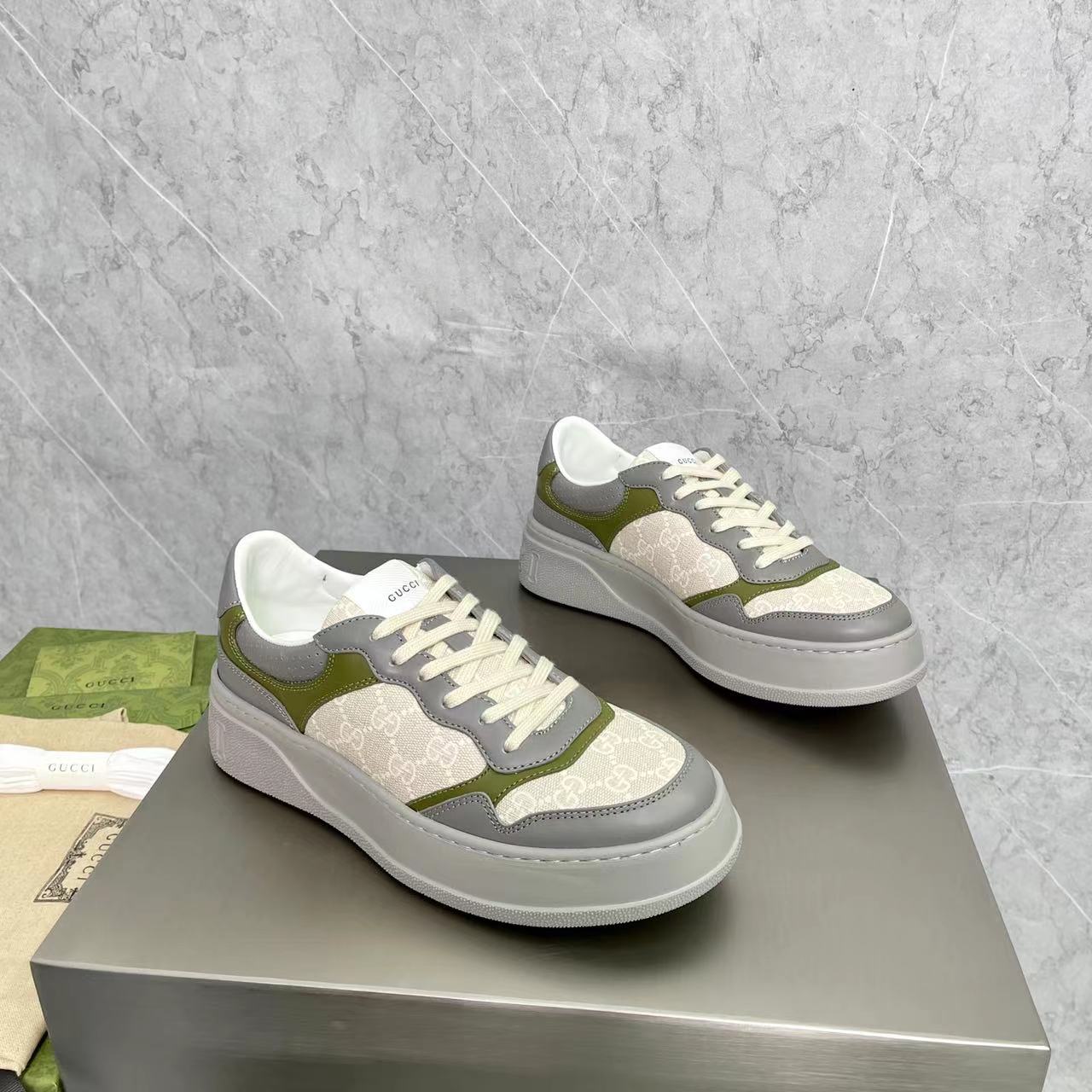 最新作シュプリーム スニーカー偽物 GucciとSupreme素晴らしく配色　快適　ゴム製のソール_2
