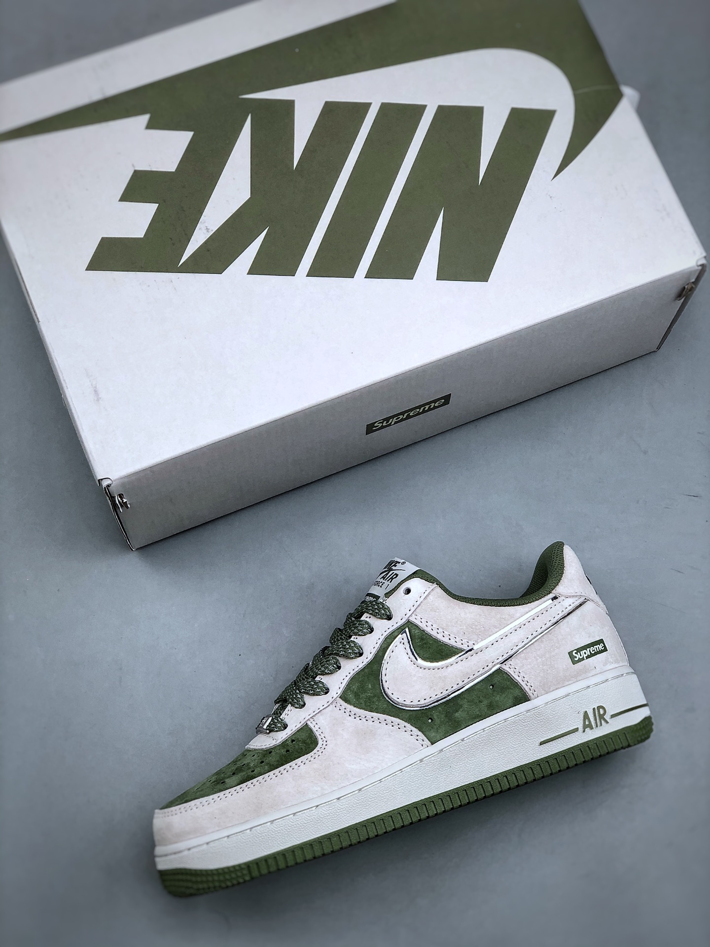 数量限定 爆買いシュプリームnikeシューズスーパーコピー NikeとSupreme　コラボレーション　レザー素材_3