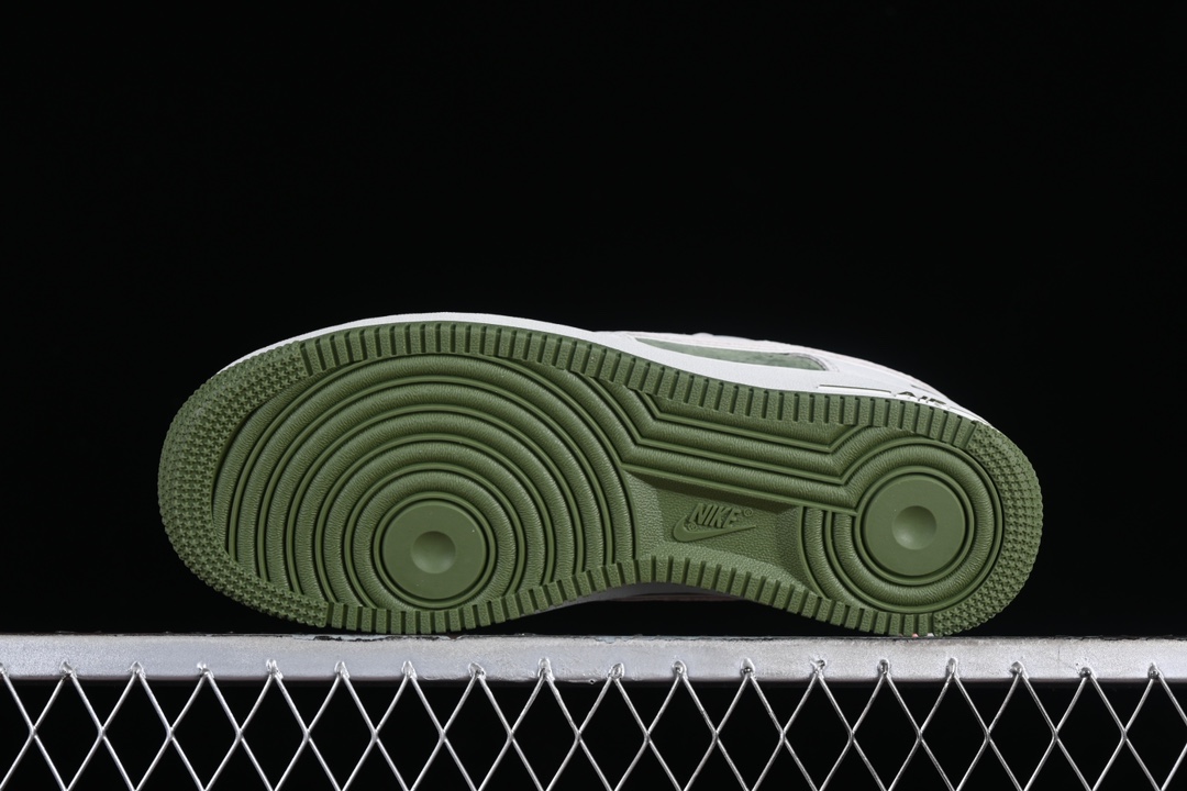 存在感のあるシュプリームnikeスニーカーn級品　NikeとSupreme　履き心地_3