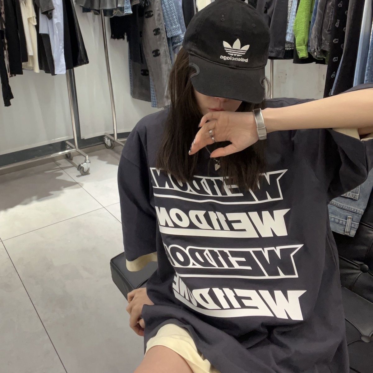 ウェルダン スウェット偽物 トップス 純綿Tシャツ ゆったり 四列二色の弾幕プリント 男女兼用 2色可選_4