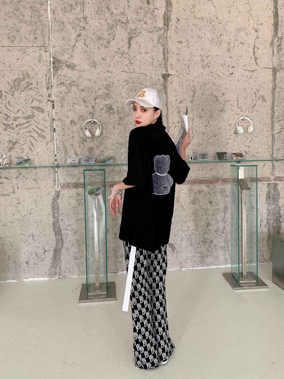 ウェルダン ネックレス激安通販 トップス 純綿Tシャツ ゆったり パールネックレス反射熊プリント 2色可選_8