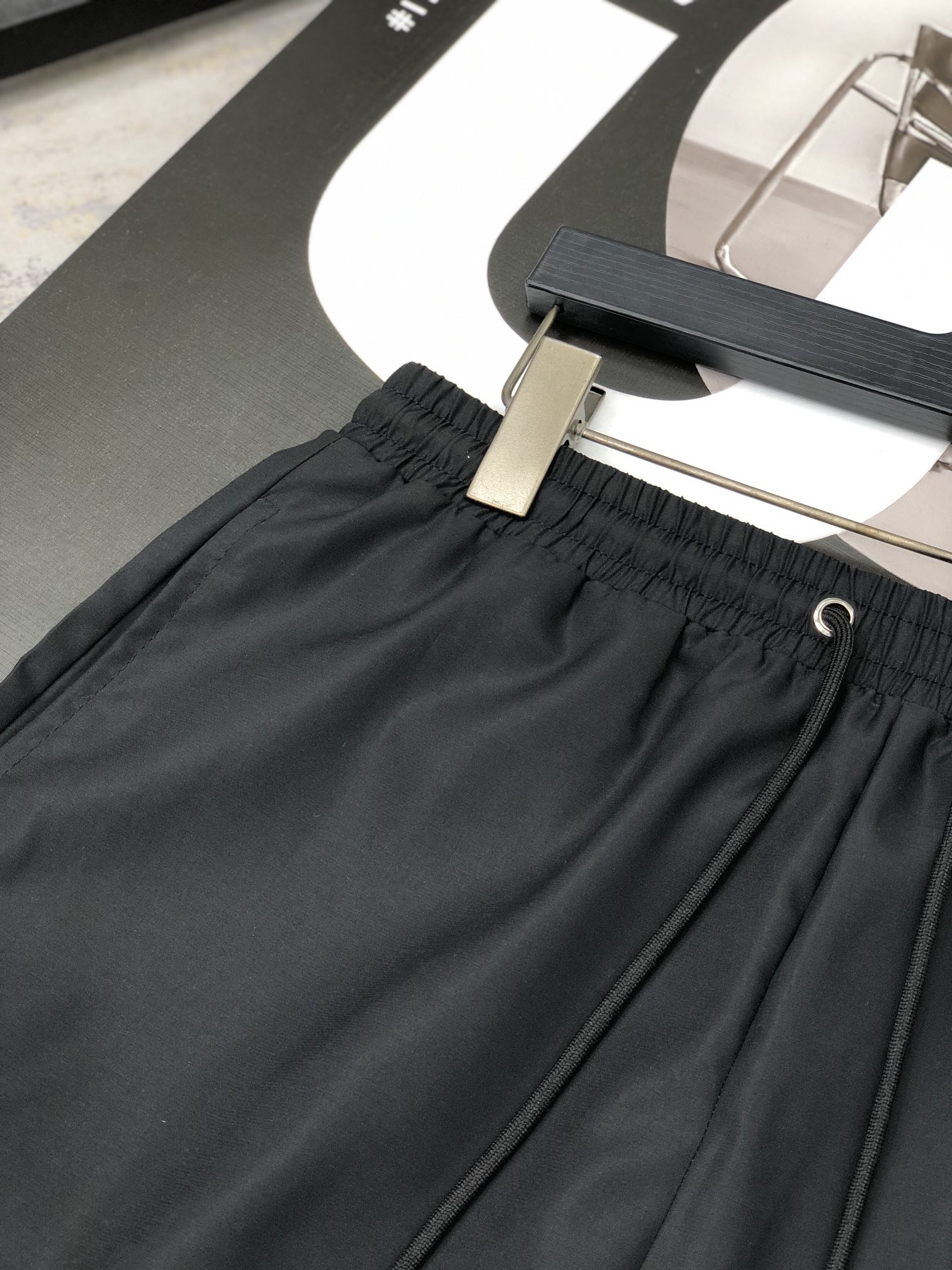 爆買い大得価 バレンシアガハーフパンツコピー ショットパンツ ズボン シンプル 春夏新品 ファッション ブラック_5