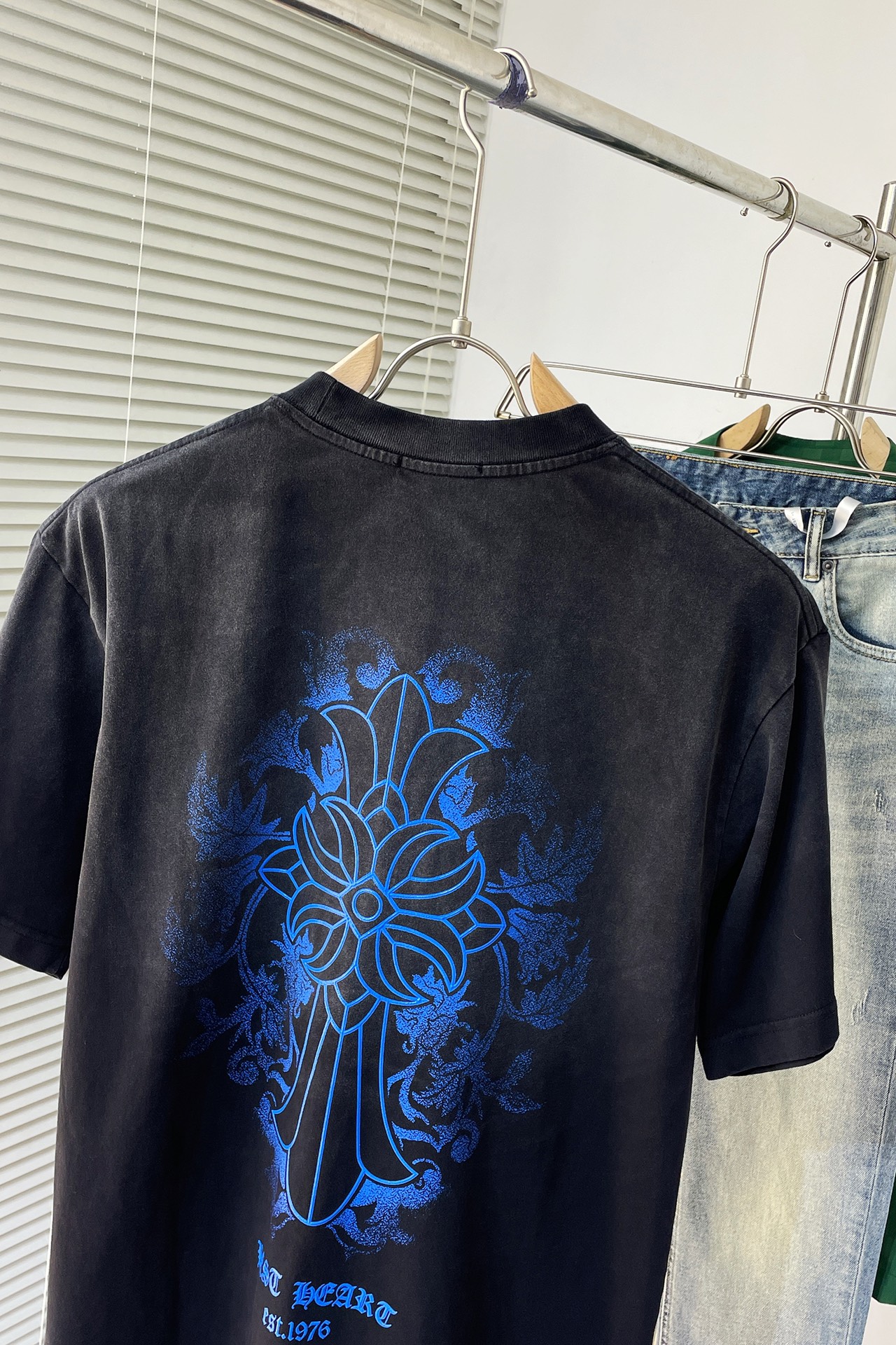 超激レア人気新作 クロムハーツtシャツ 買取スーパーコピートップス 純綿 半袖 青いプリント ゆったり ブラック_9
