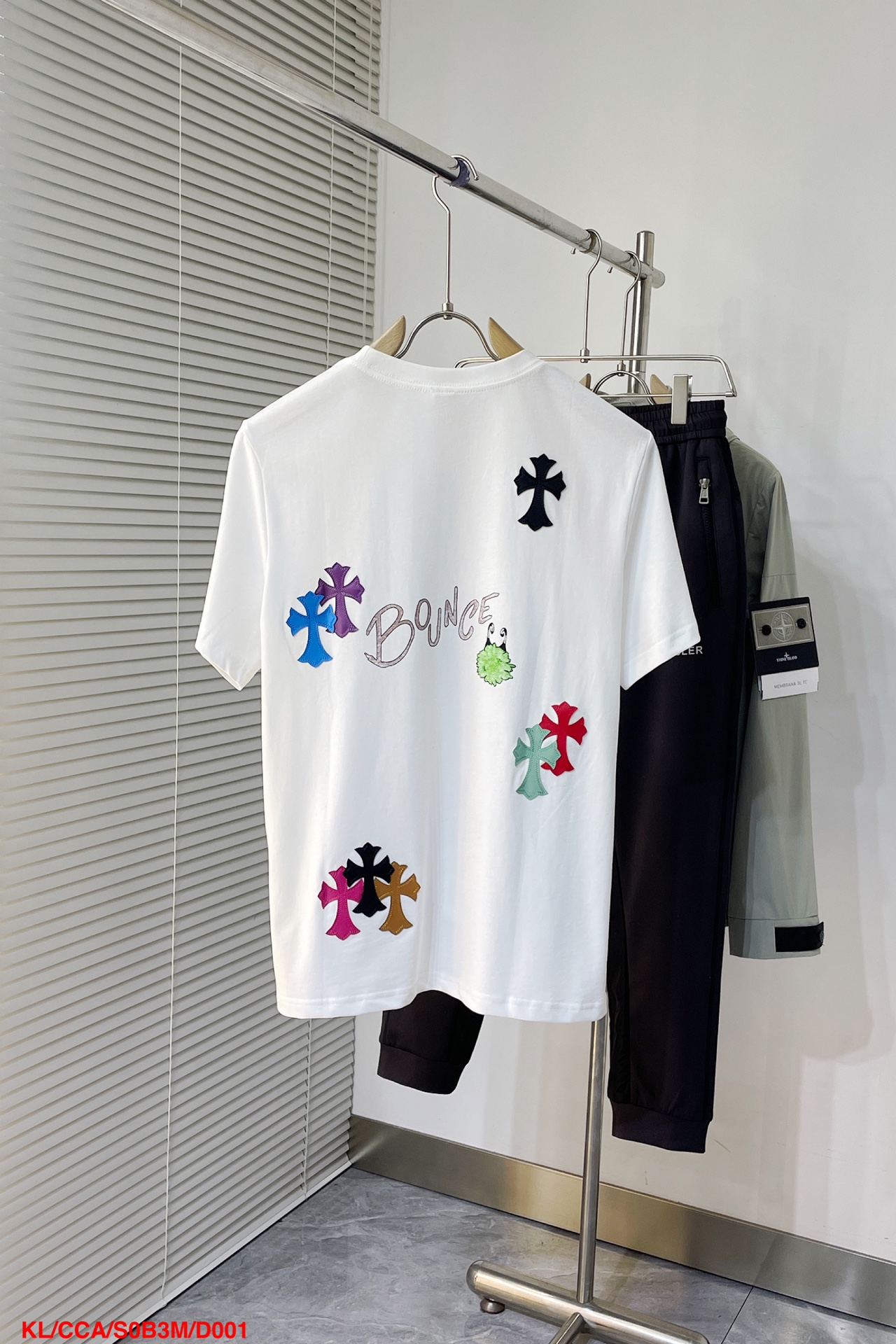 クロムハーツ tシャツ激安通販 トップス 純綿 半袖 カラフル十字架 ファッション 高品質 男女兼用 2色可選_3