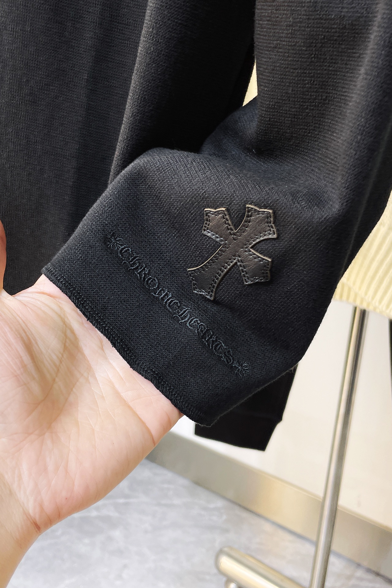 クロムハーツ tシャツ 公式コピー トップス 純綿 長袖 十字架 レザー シンプル 秋服 大人気 ブラック_8