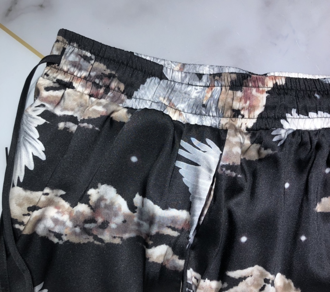 Amiri アミリズボンスーパーコピー ショットパンツ ズボン 純綿 ビーチパンツ 夏 爽やか メンズ 男女兼用 ブラック_4