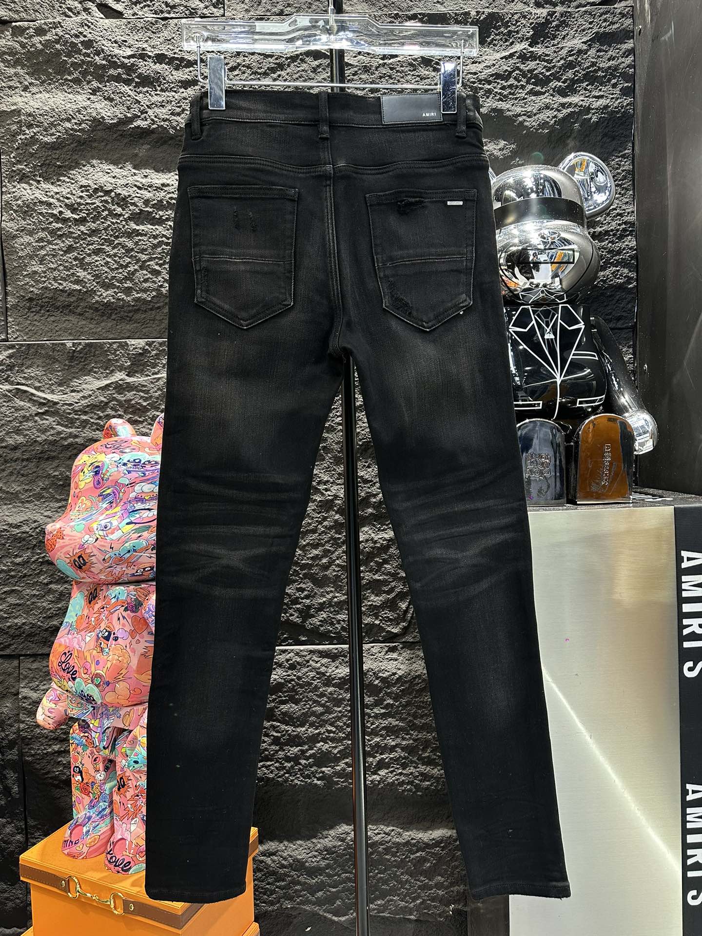 AMIRI 夏新作 ズボン染める激安通販 デニム 通学 芸術 ジンーズ パンツ ダメージを施し 大人気 ブラック_6