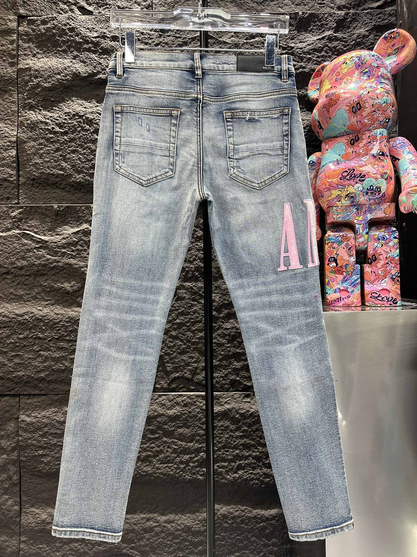 AMIRI ミリタリーズボン偽物 デニム 通学 高級感 ジンーズ ピンクロゴ パンツ ダメージを施し 大人気 ブルー_6