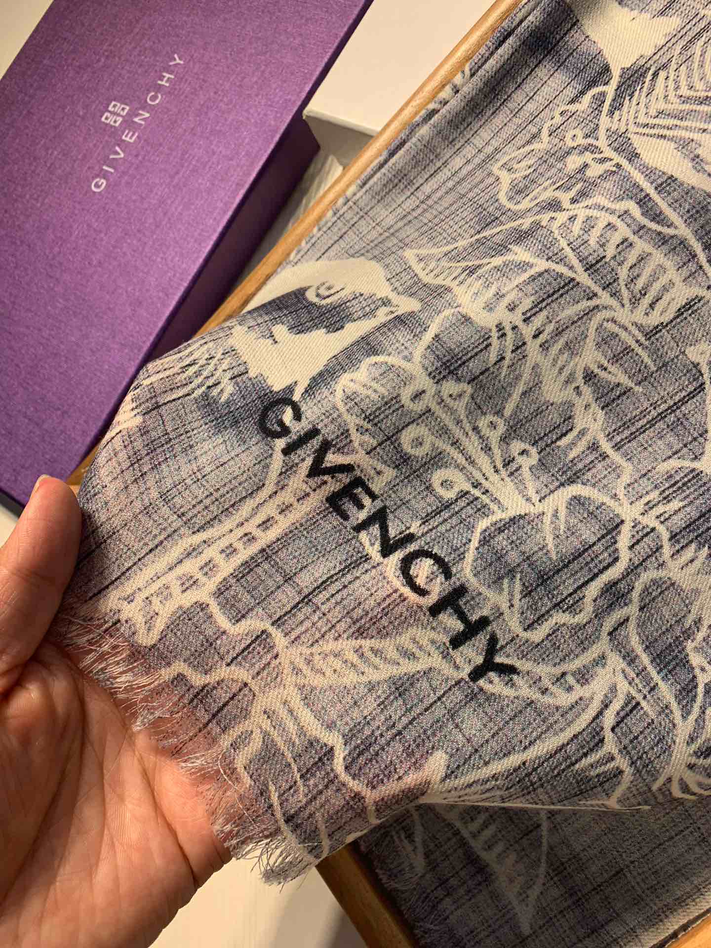 GIVENCHYジバンシー スカーフ シルクコピー 冷感 紫外線対策 薄手 コットン 軽量 綿 おしゃれ ふんわり 冷房対策 グレイ_3
