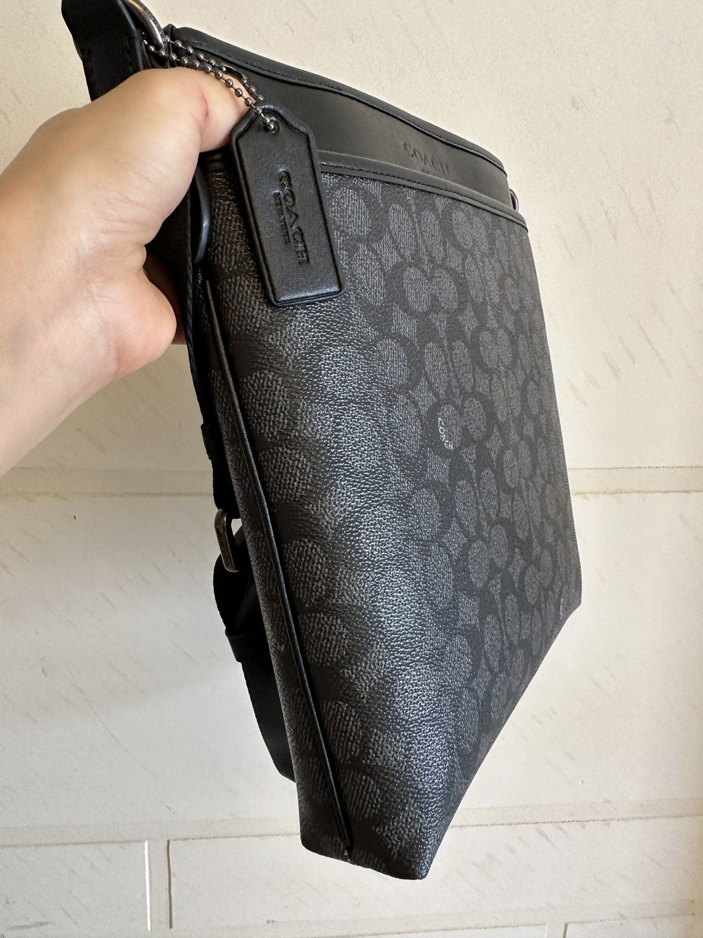COACHコーチバッグ 買取Ｎ級品 斜め掛けバッグ 牛革 レザー シンプル 低価 肩下げ 調整可 メンズ ブラック_4