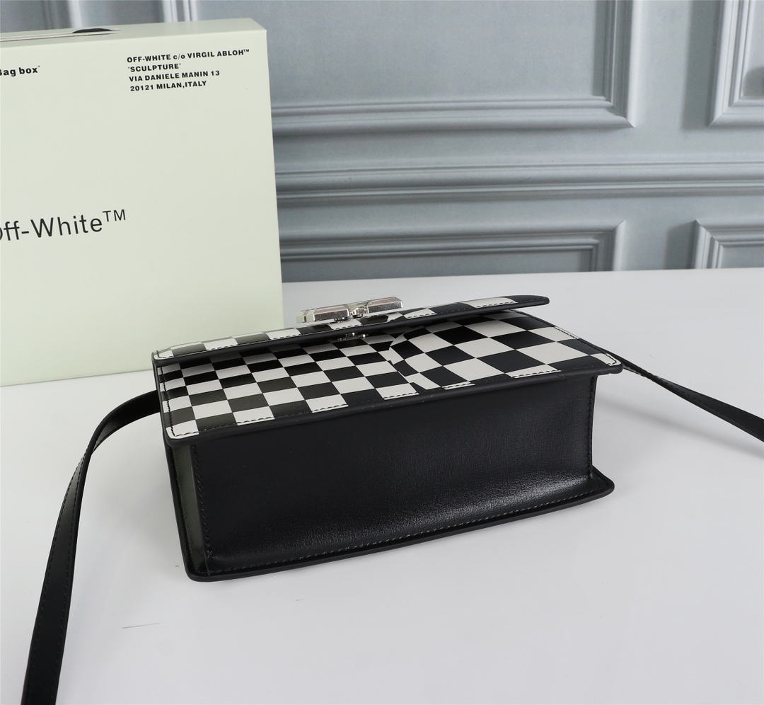 OFFWHITEオフホワイト ウエストバッグ激安通販 斜めがけバッグ ファッション 女性 碁盤図案 ブラック_4