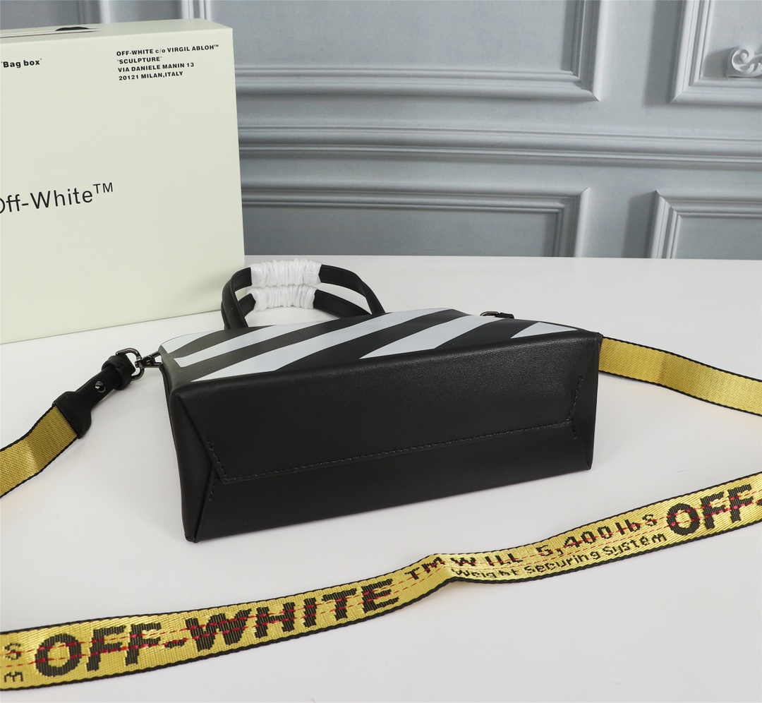 OFFWHITEオフホワイトバッグコーデコピー新作到着!! 斜め掛けバッグ 持ちバッグ おしゃれ レディース ブラック_4