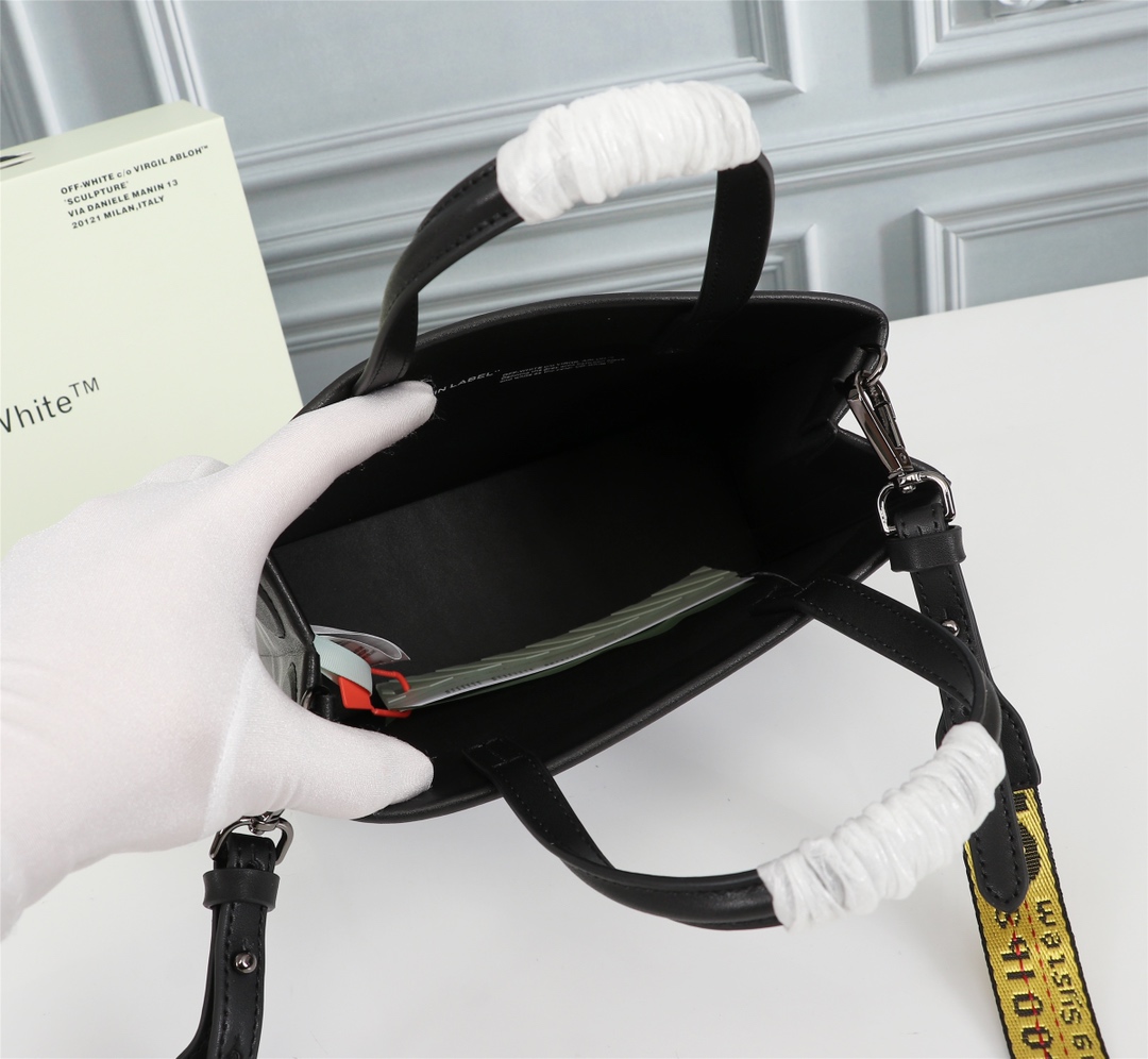 OFFWHITEオフホワイトバッグコーデコピー新作到着!! 斜め掛けバッグ 持ちバッグ おしゃれ レディース ブラック_9